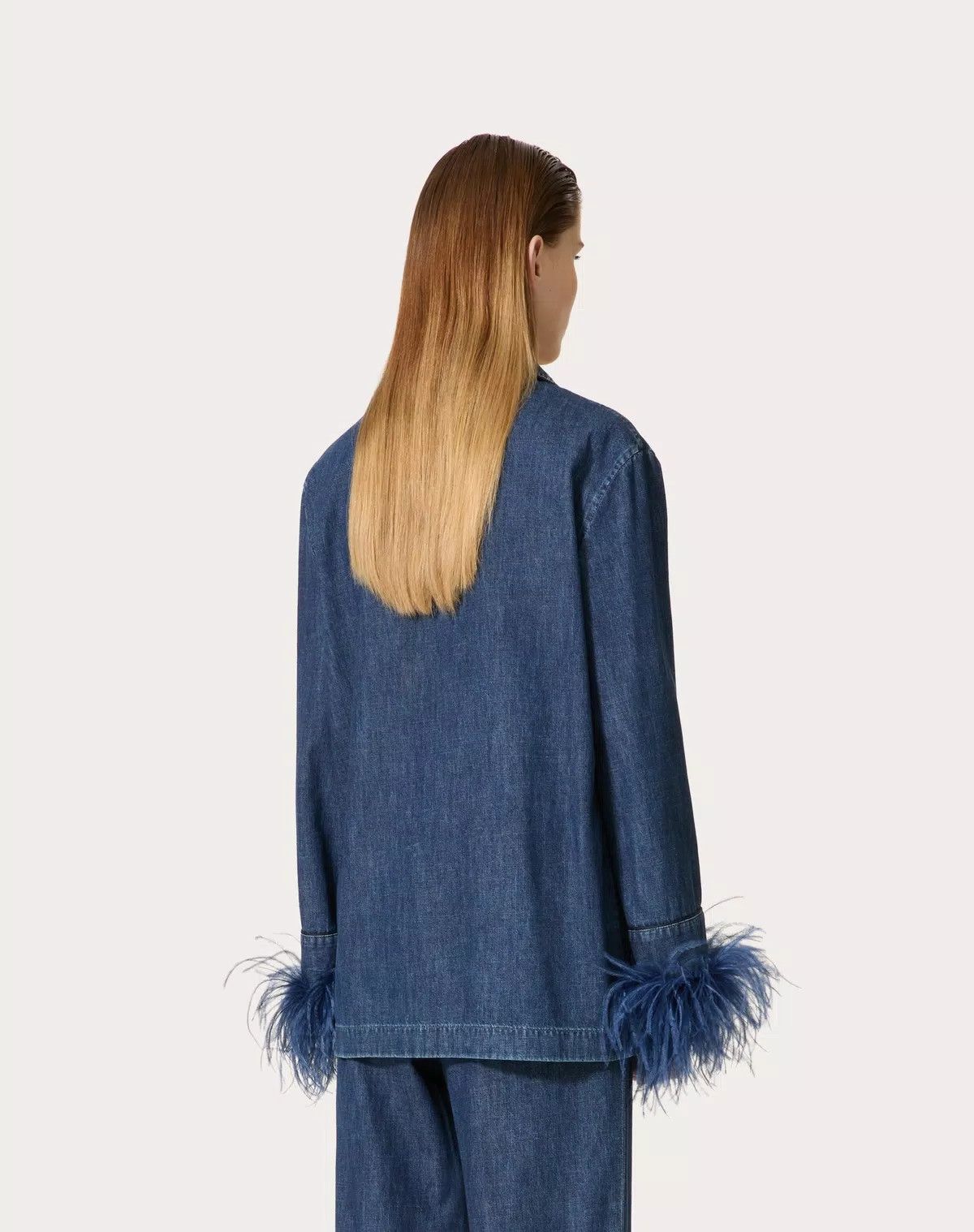 Valentino o1s1wg110625 Chambray Denim Shirt in Medium Blue Size M / US 6-8 / IT 42-44 - 4 Thumbnail