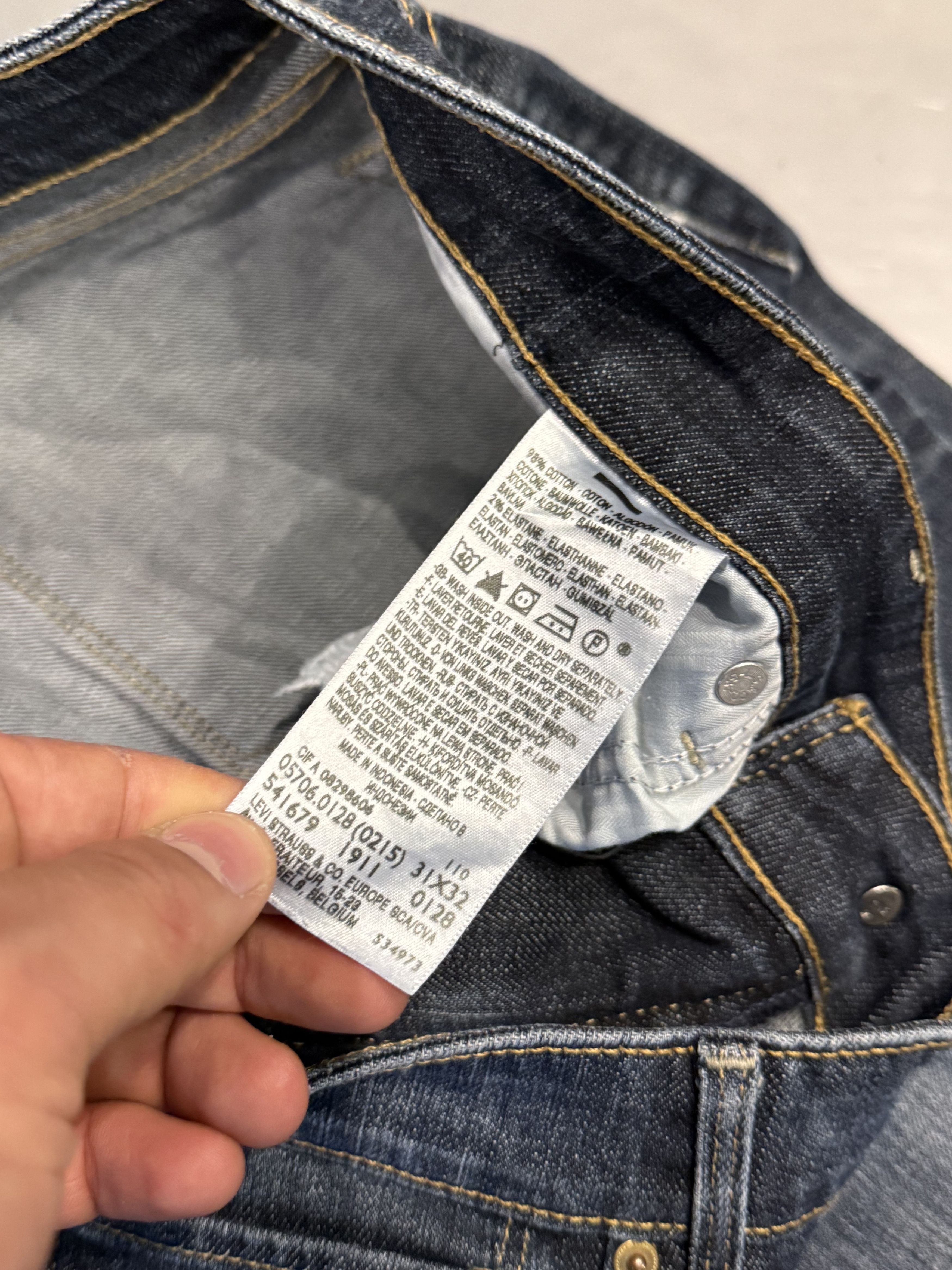 Levi's Vintage Levi's Demi Curve bell bottom flared jeans Size 31" - 5 Thumbnail
