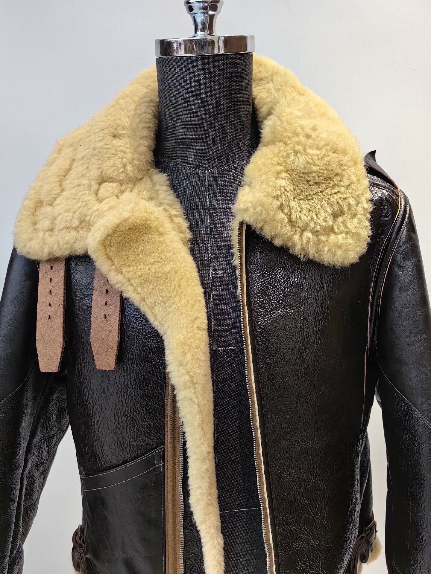 The Real McCoy's The REAL McCOY'S B3 Shearling Flight Jacket Size US L / EU 52-54 / 3 - 1 Thumbnail