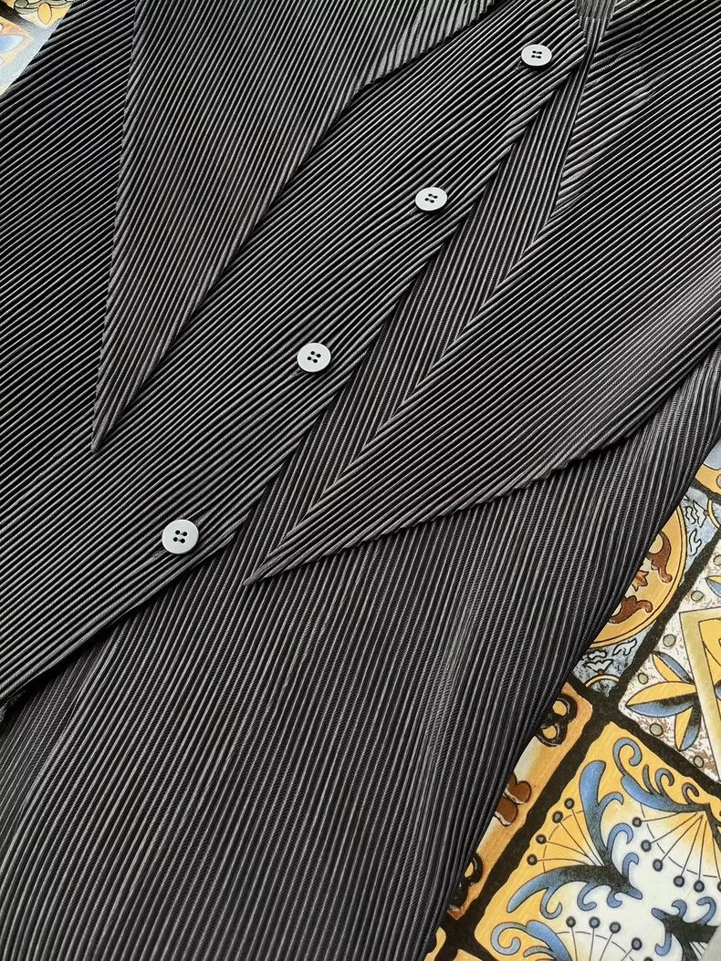 Issey Miyake Issey Miyake size:2 Black mainline swallotail coat Size M / US 6-8 / IT 42-44 - 4 Thumbnail