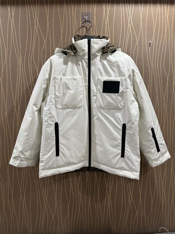 Fendi Fendi Women's White Down Jacket Size S 0089 Size S / US 4 / IT 40 - 1 Thumbnail