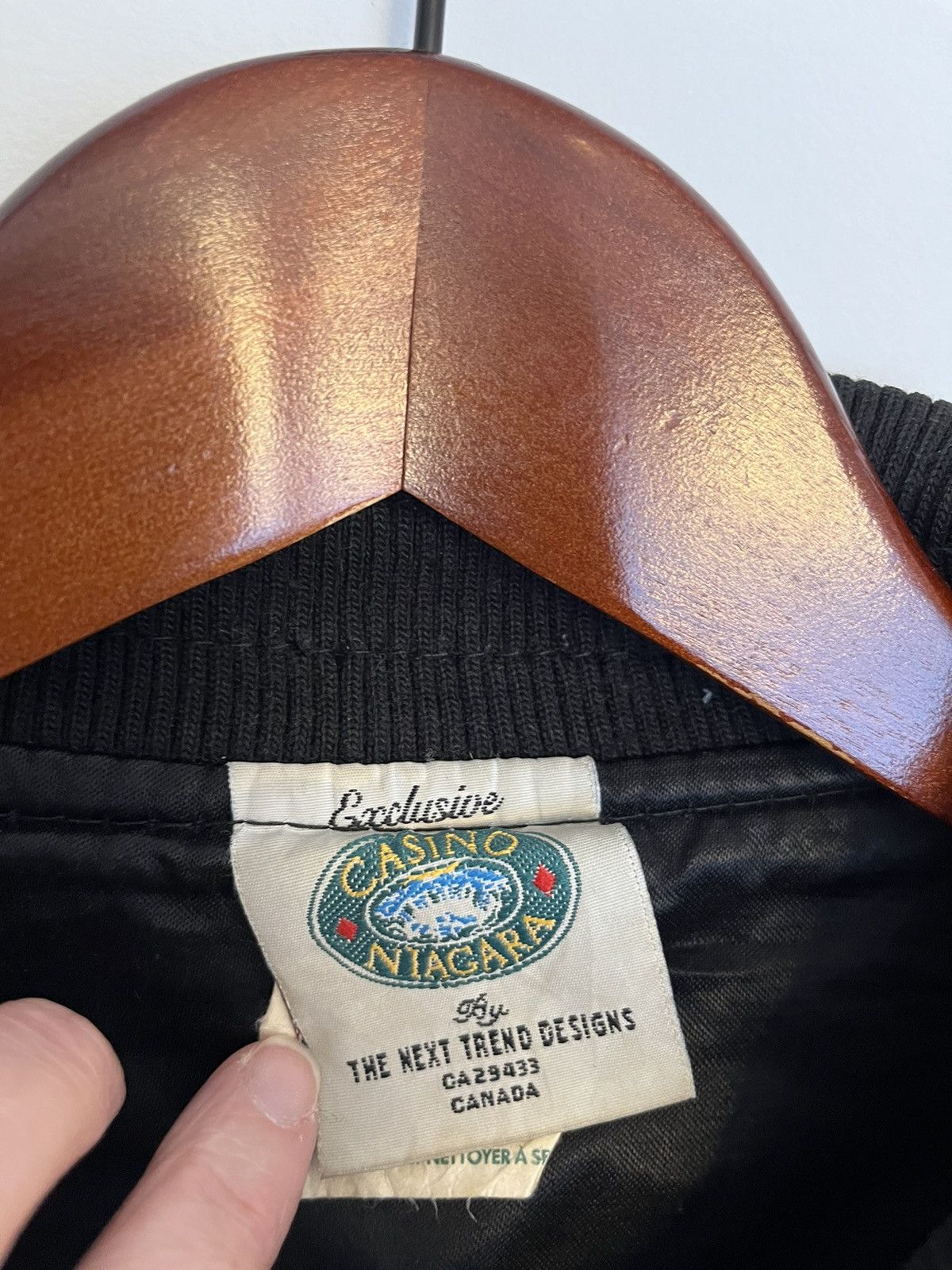 90’s avintage varsity jacket Casino Niagara Black leather