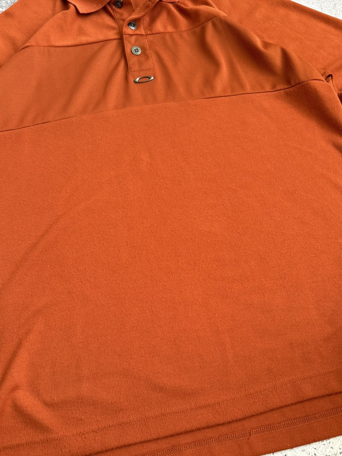 Oakley × Vintage Vintage Oakley metal logo oversized polo t-shirt Size US L / EU 52-54 / 3 - 7 Thumbnail