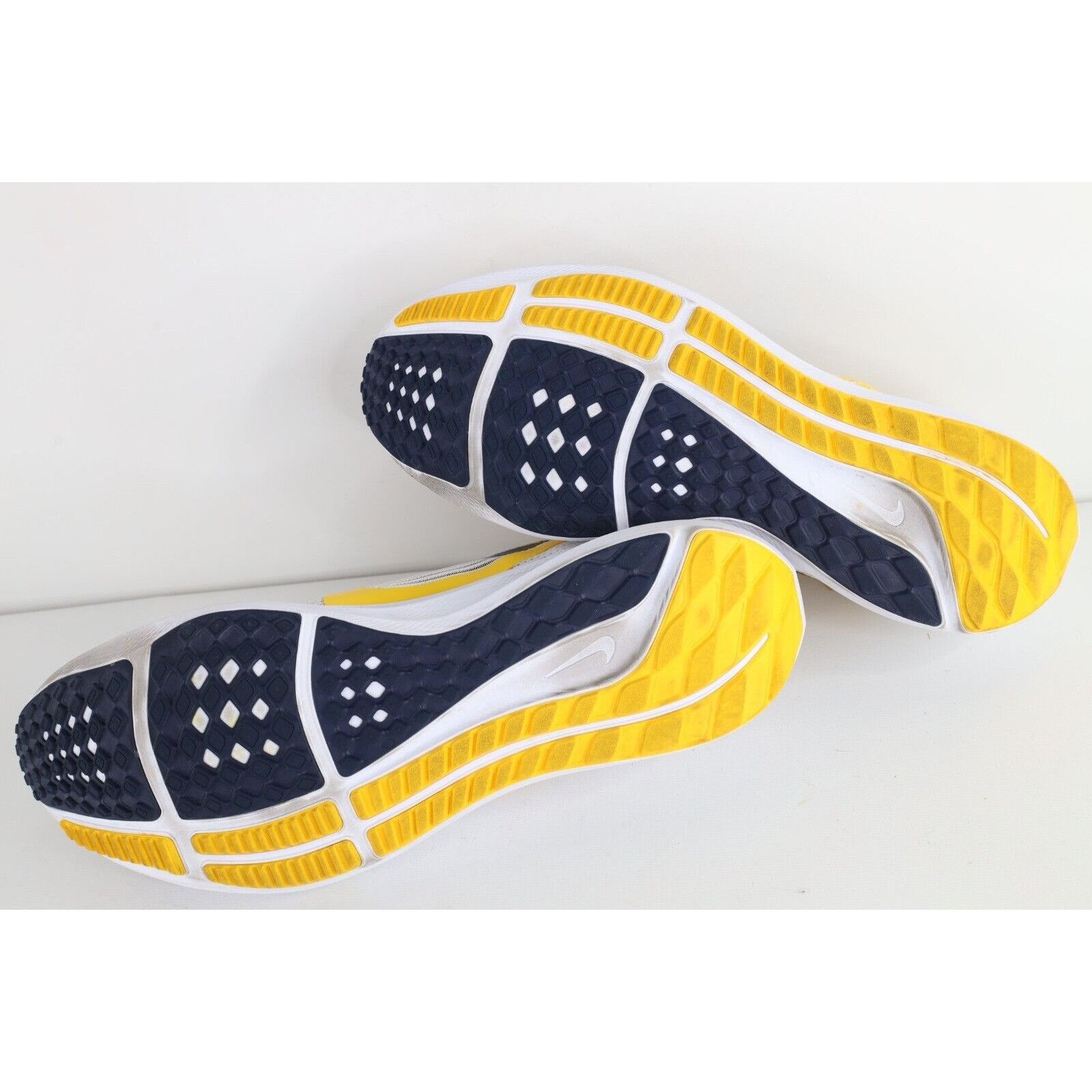 Nike Nike Team Issued University of Michigan Pegasus Shoes Size US 12 / EU 45 - 11 Thumbnail