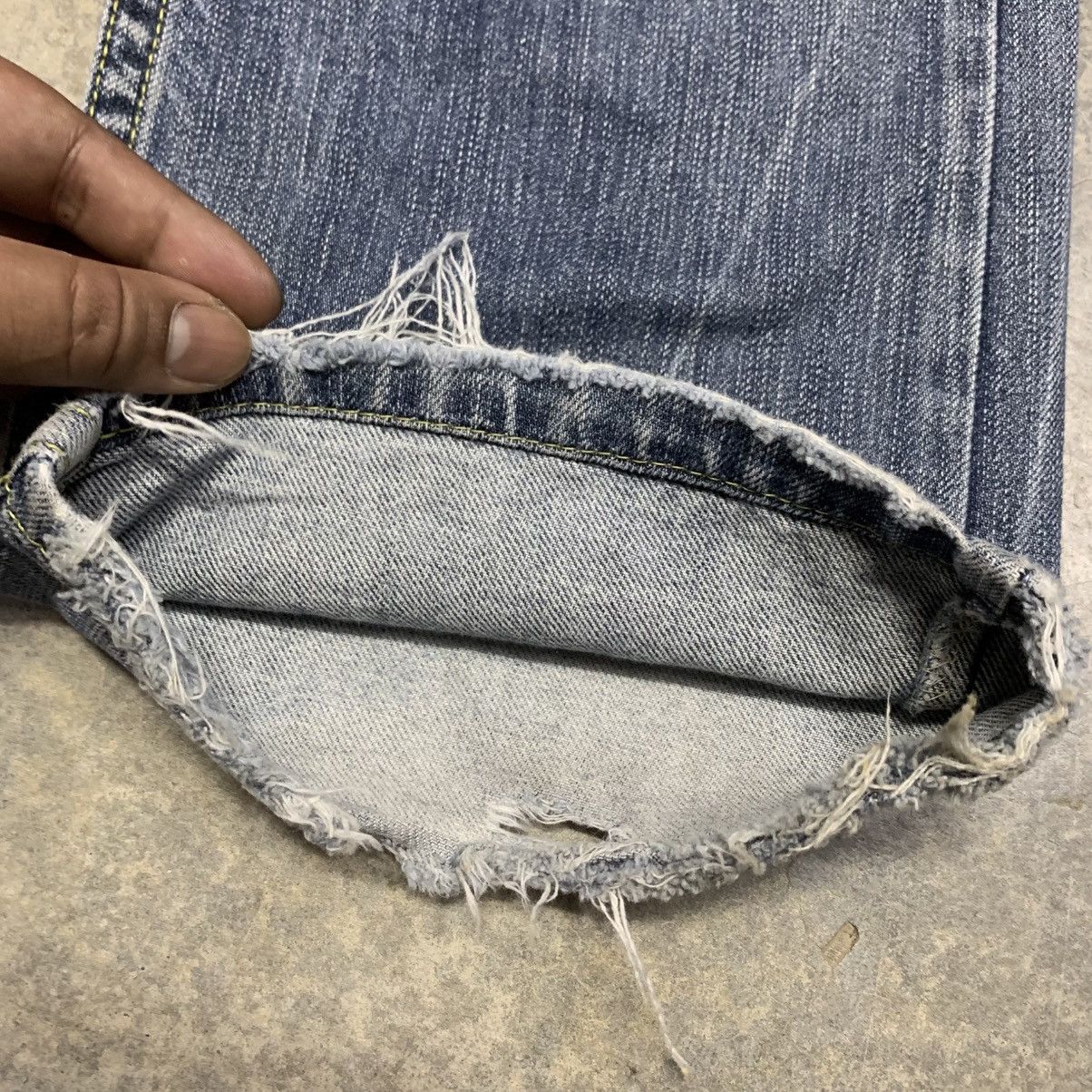 If Six Was Nine Red Pepper Red Label Clawmark Distressed Fade Studded Jean Size US 31 - 11 Thumbnail