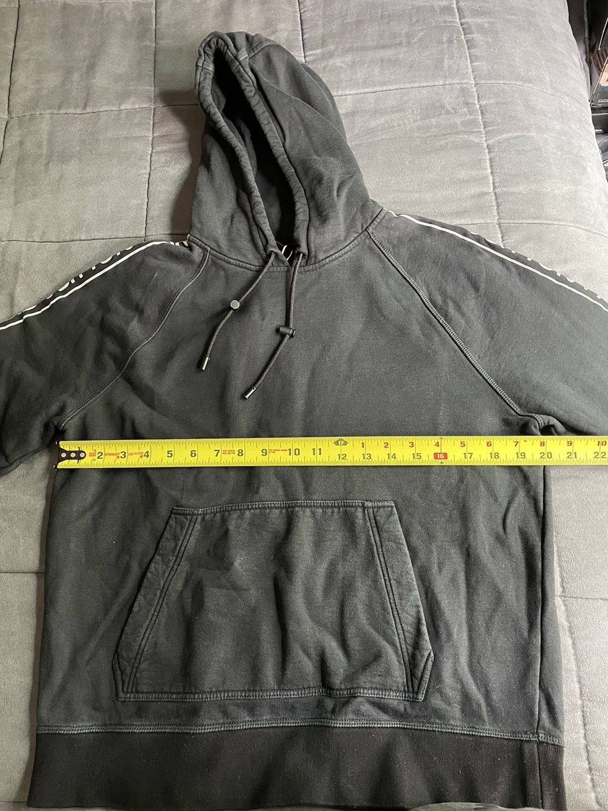 Louis Vuitton Louis Vuitton Black Reflective Logo Hoodie Size US M / EU 48-50 / 2 - 5 Thumbnail