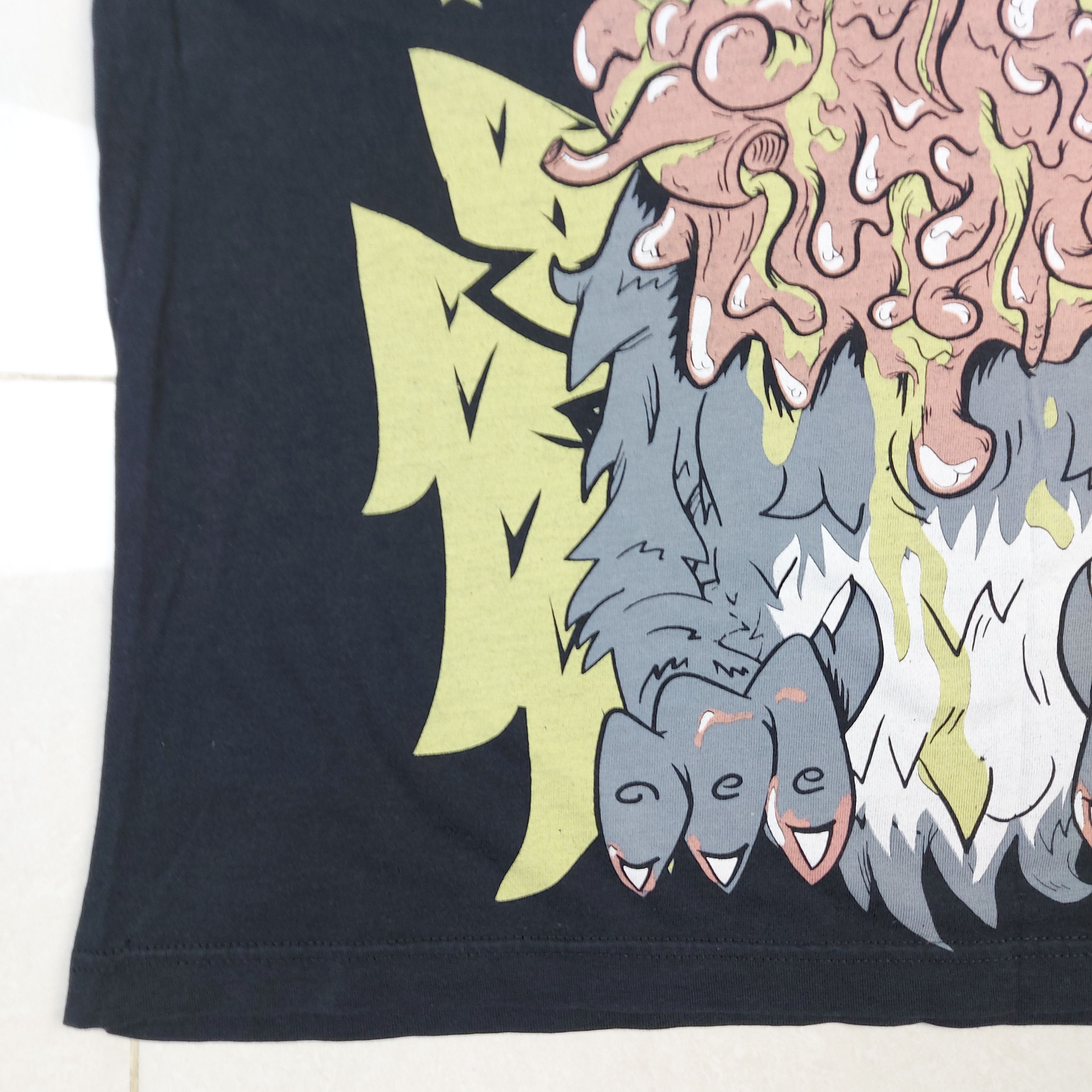 Band Tees Vintage Y2K Blessthefall Band Feral Cat MySpace Era TEE Size US M / EU 48-50 / 2 - 8 Thumbnail