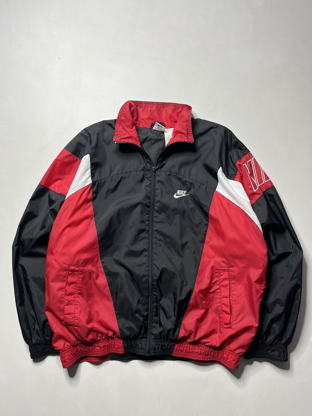 Nike Vintage Nike nylon jacket Size US L / EU 52-54 / 3 - 1 Thumbnail