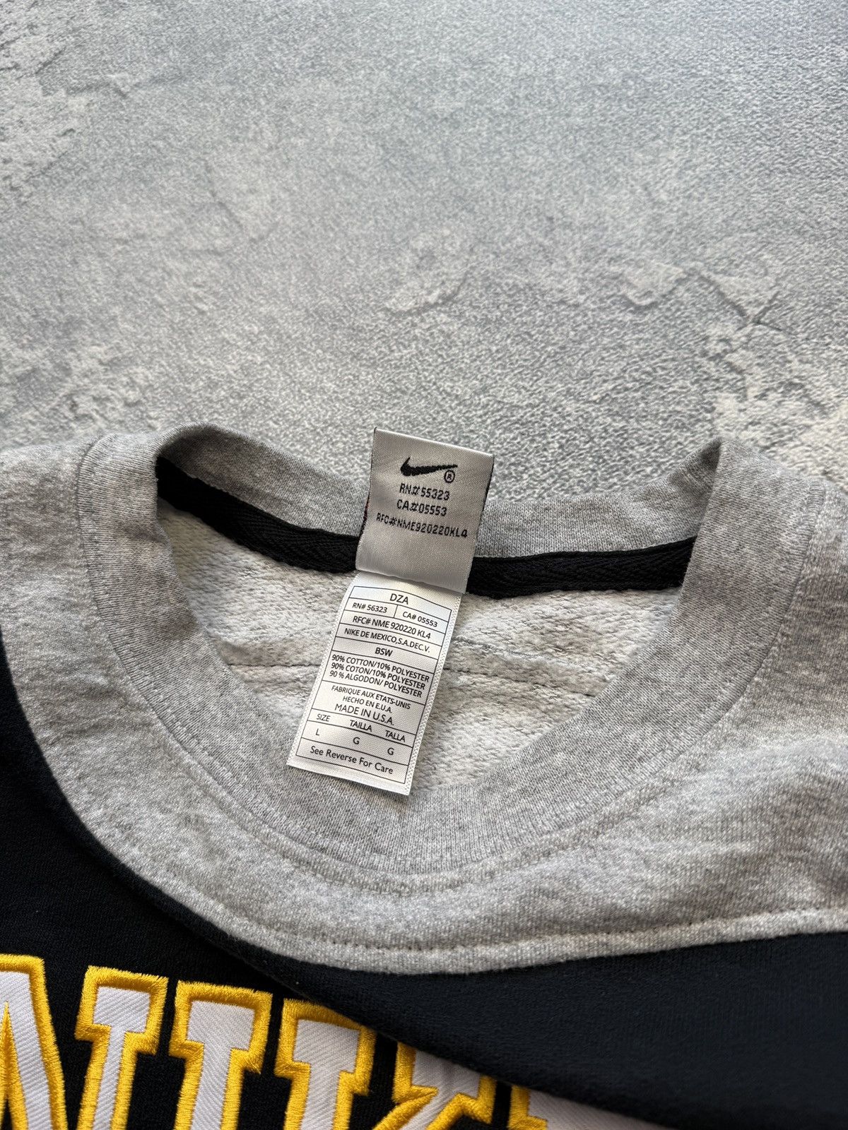 Nike Vintage Nike Big logo sweatshirt Rare Size US L / EU 52-54 / 3 - 6 Thumbnail