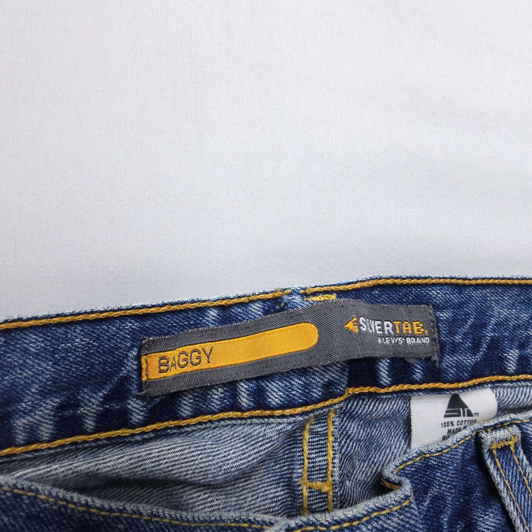 Levi's VINTAGE Levi's Silvertab Baggy Jeans Mens 36 x 34 Blue Y2K 2000's Skater Street Jeans Mens 36 Blue 90s Levi's Silvertab Baggy Mens Jeans Size US 36 / EU 52 - 3 Thumbnail