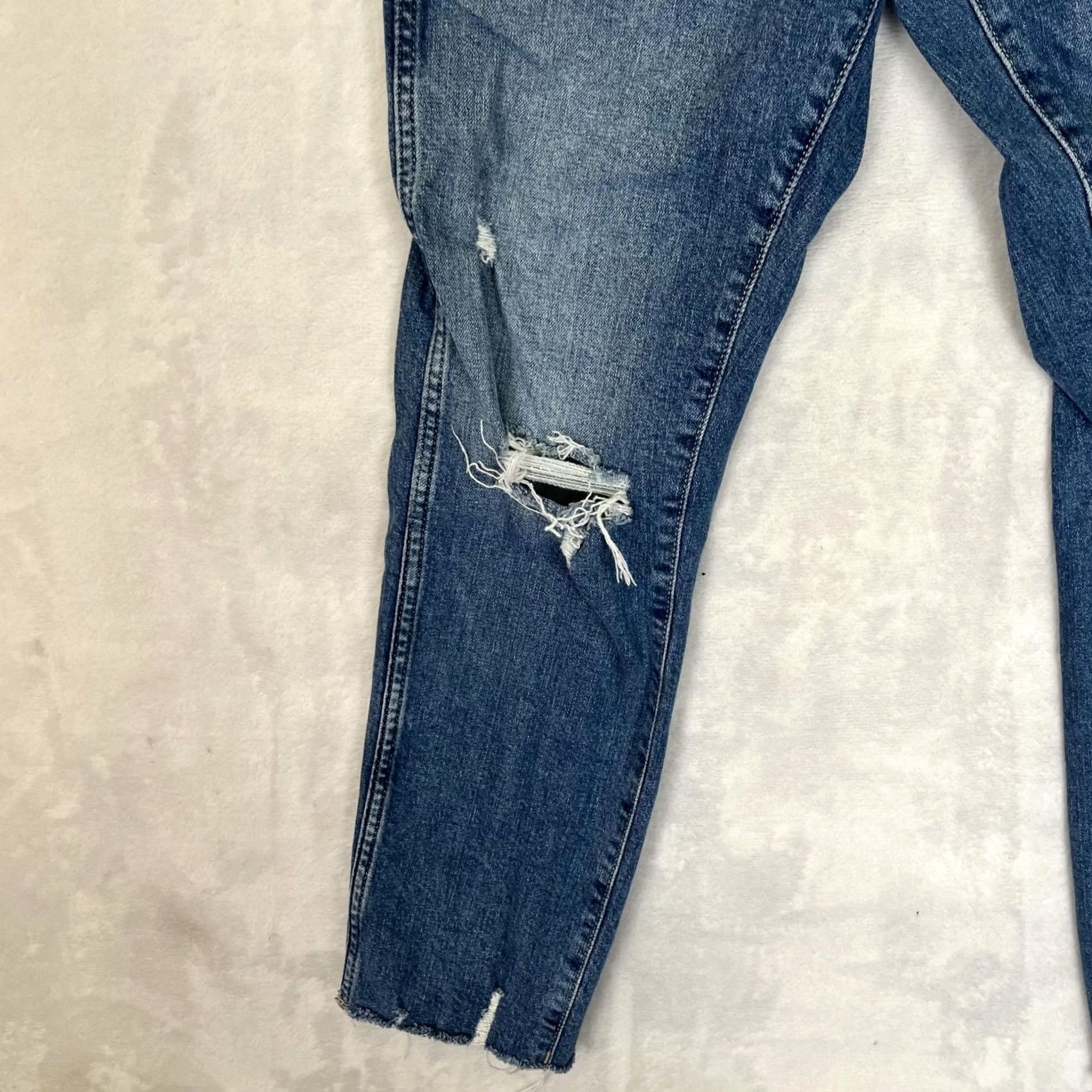 Gap VINTAGE Gap High Rise Slim Jeans Womens 6/28 Blue Medium Wash Distressed Denim Slim Straight 5-Pocket Womens Jeans Size 28" / US 6 / IT 42 - 2 Thumbnail