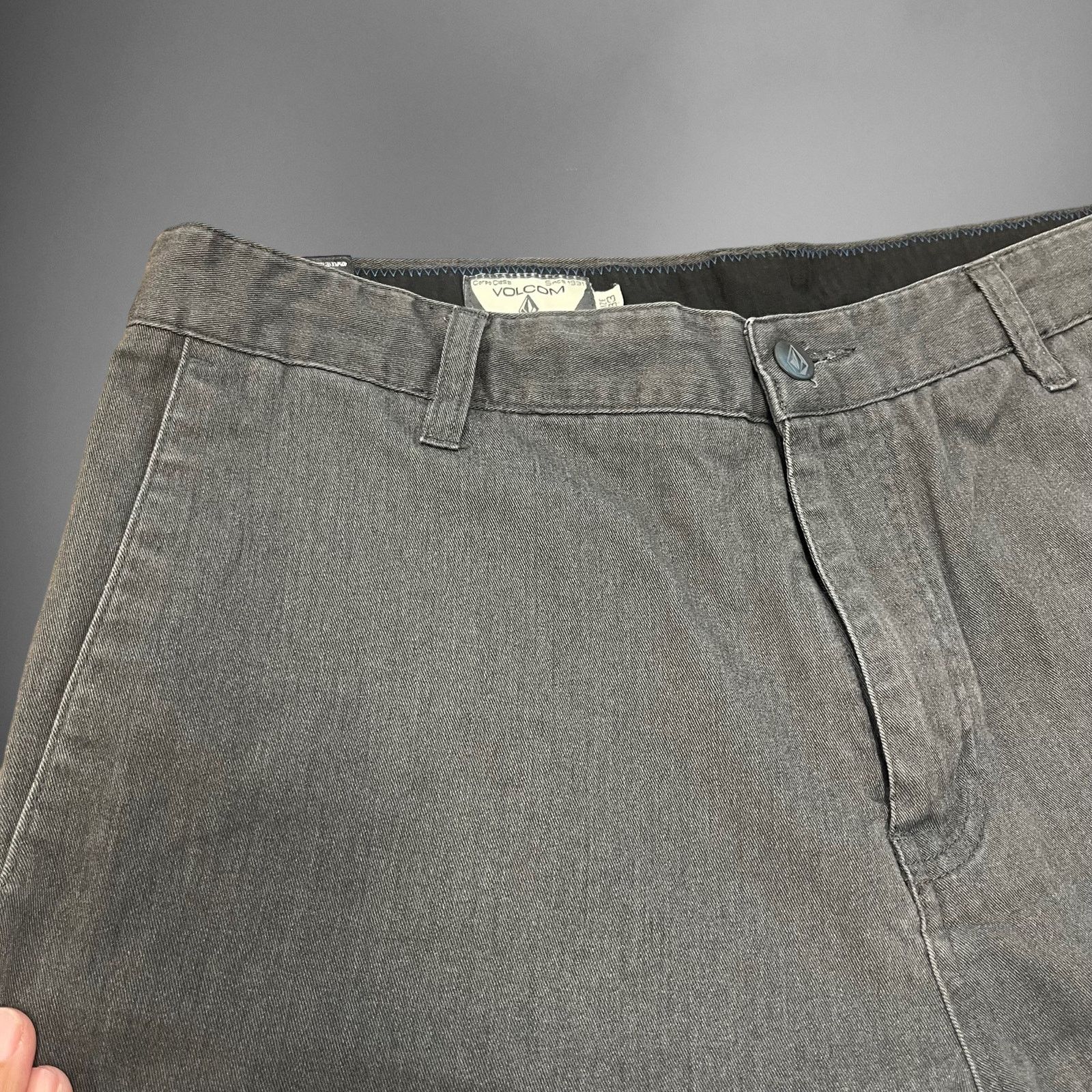 Volcom Volcom Skater Shorts Chinos Mens Size 33 Gray Corpo Class Size US 33 - 2 Thumbnail