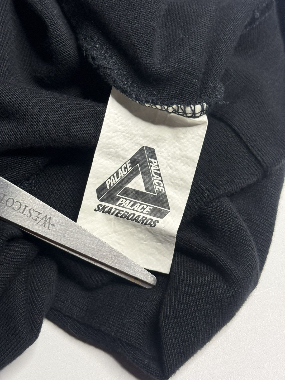 Palace Palace Vertical Logo Knit L/S Tee “Black” [L] PREOWNED Size US L / EU 52-54 / 3 - 5 Thumbnail