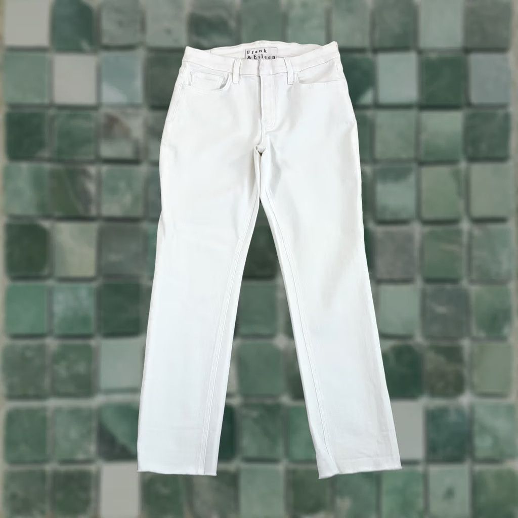Frank & Eileen Frank & Eileen White Denim Jeans 5-Pocket Straight Skinny? No, Straight 27 Womens Cotton Blend Spandex Zip Fly 28 Inseam Vintage: No Size 27" / US 4 / IT 40 - 1 Thumbnail