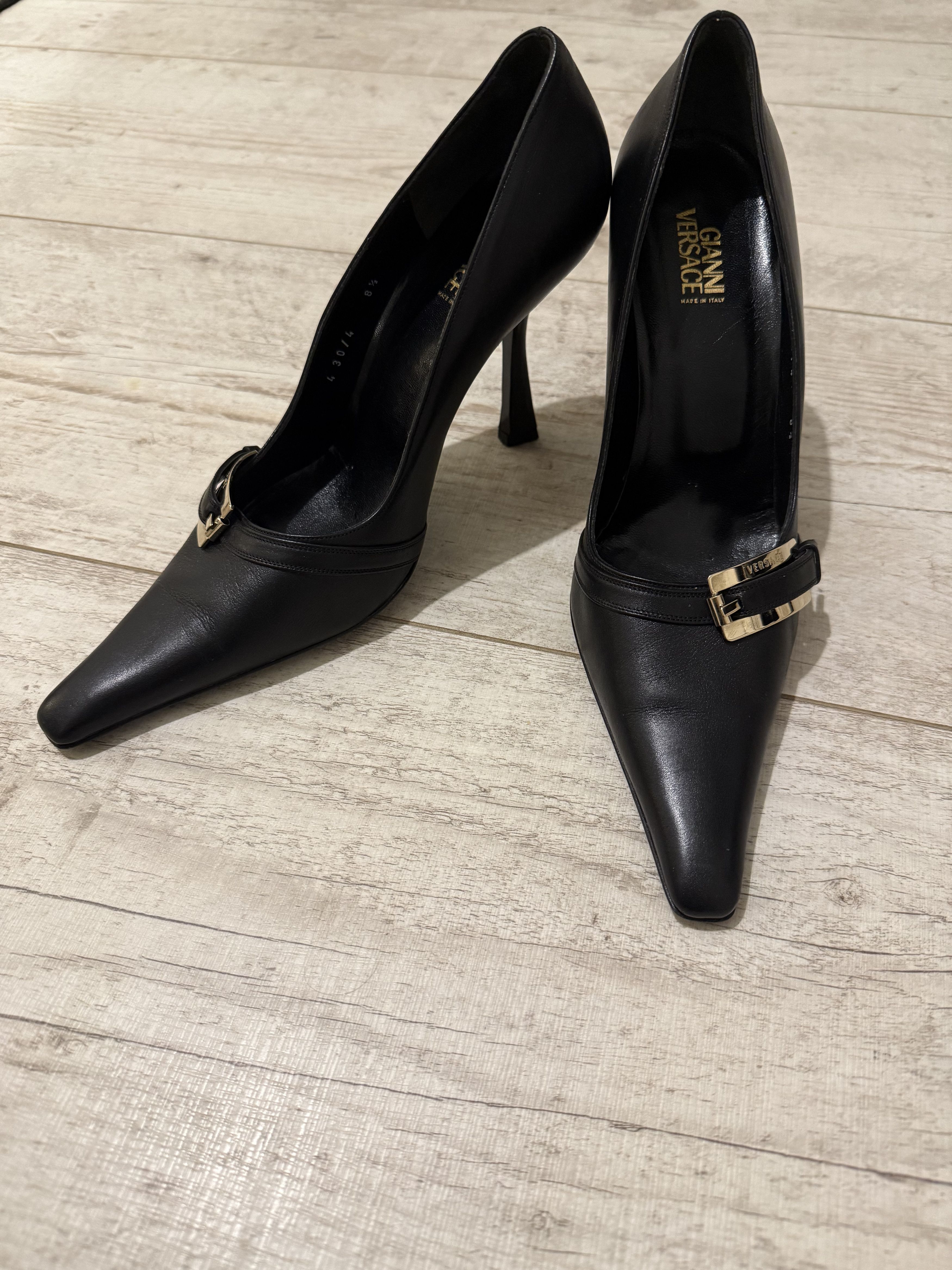 Versace Vintage Versace - Black Leather Pointed Heels 38.5 (8.5) Size US 8.5 / IT 38.5 - 4 Thumbnail