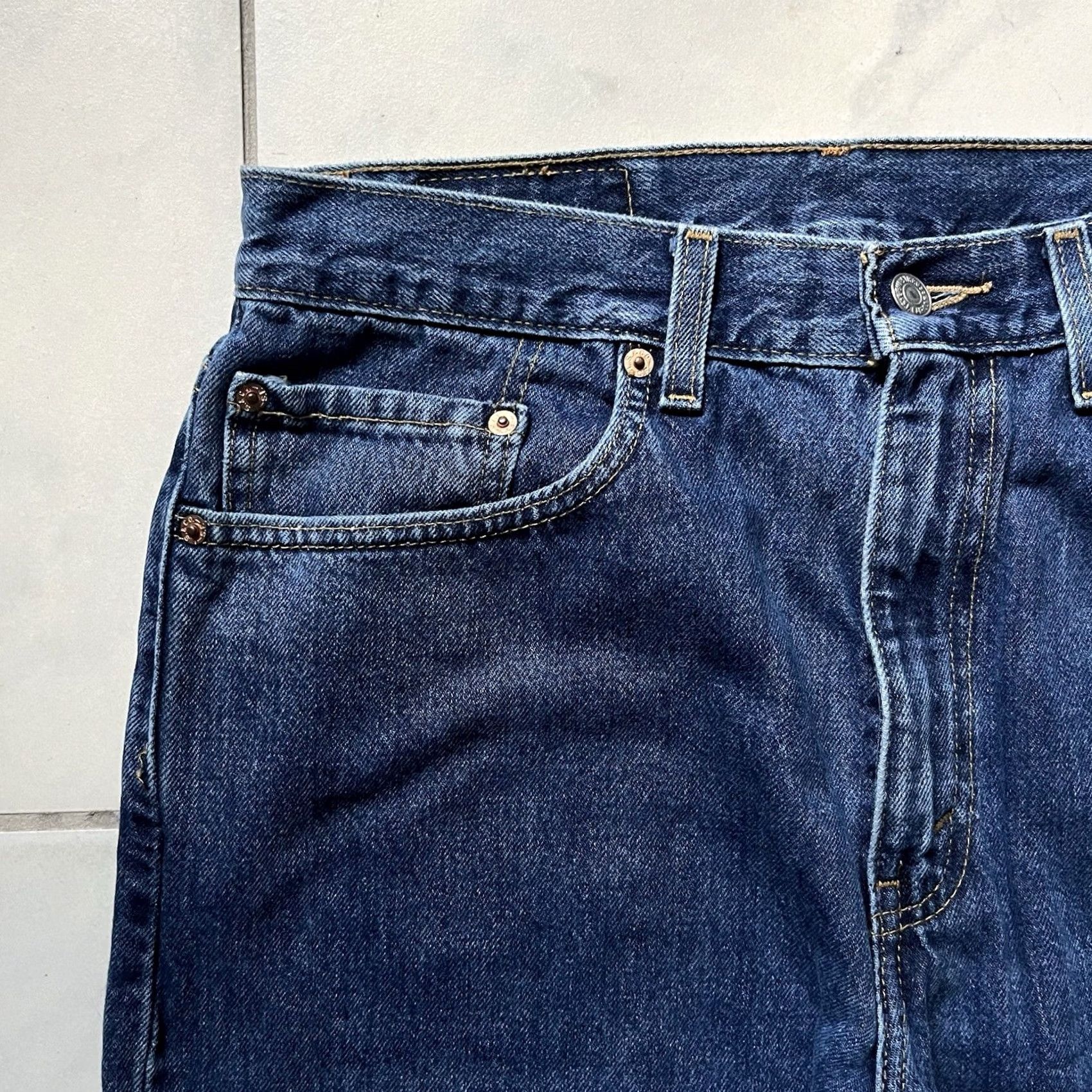 Levi's VINTAGE Levi's Jeans 32x31 Blue Mens Denim Regular Fit Straight 5-Pocket Belt Loops Size US 32 / EU 48 - 5 Thumbnail