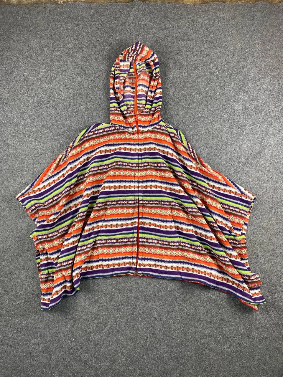 Japanese Brand × Uniqlo uniqlo japanese brand multicolor poncho nice design Size ONE SIZE - 1 Thumbnail