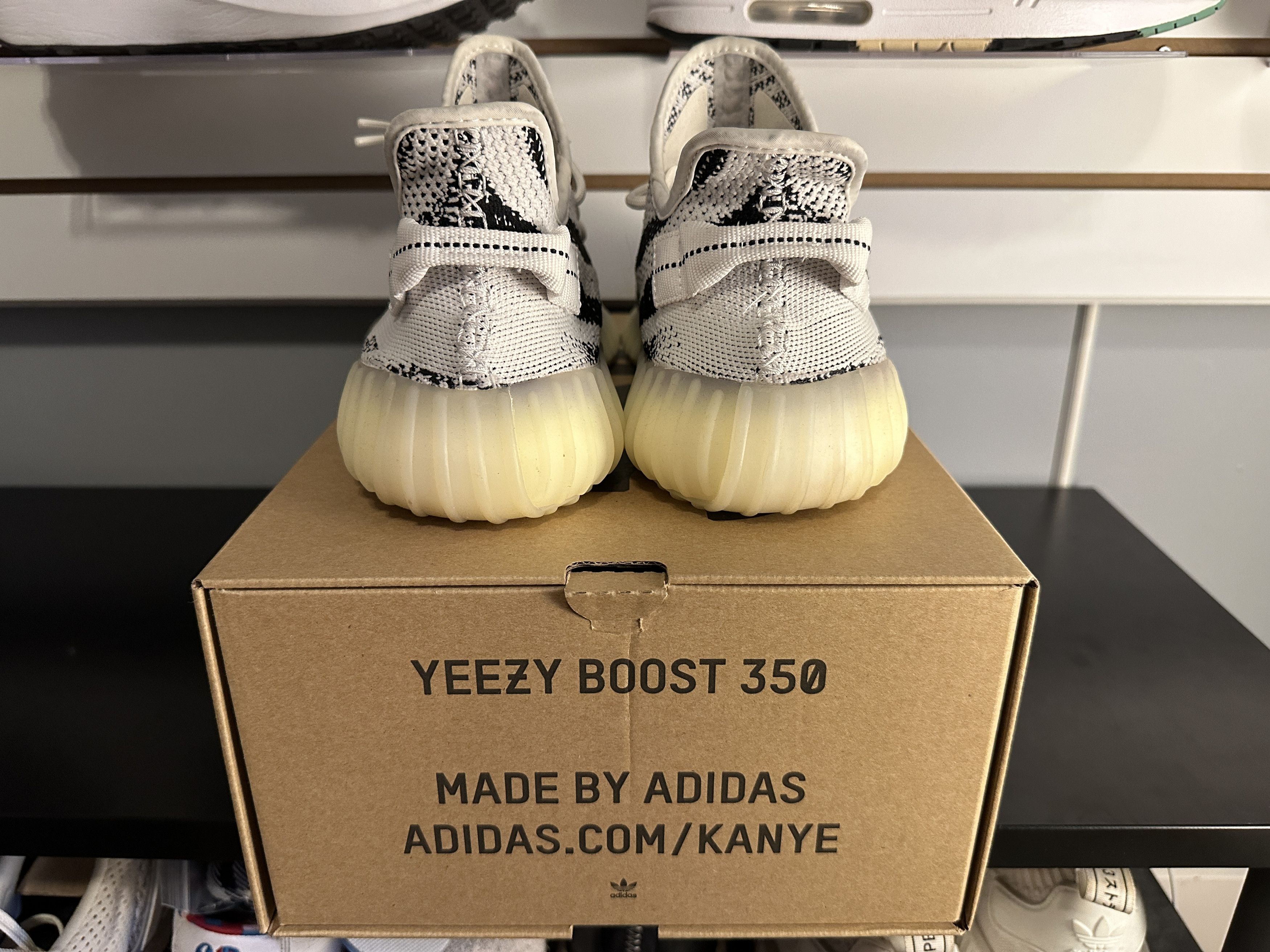 Adidas Adidas Yeezy 350 V2 Zebra Size 11 Size US 11 / EU 44 - 4 Thumbnail