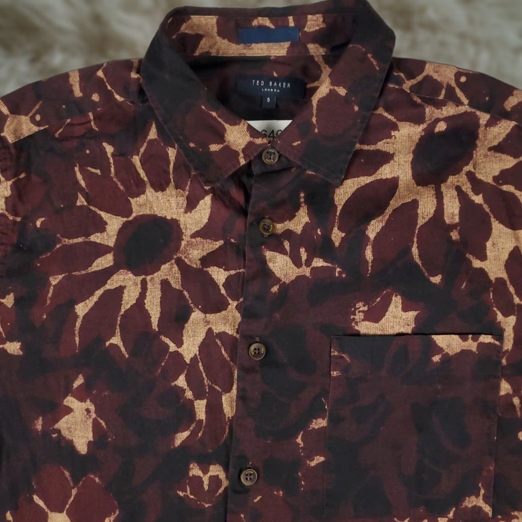 Ted Baker Ted Baker London Shirt Mens Size 5 Red Floral Button-Up Short Sleeve Cotton Woven Classic Preppy Season All Seasons Mens Size US S / EU 44-46 / 1 - 1 Thumbnail