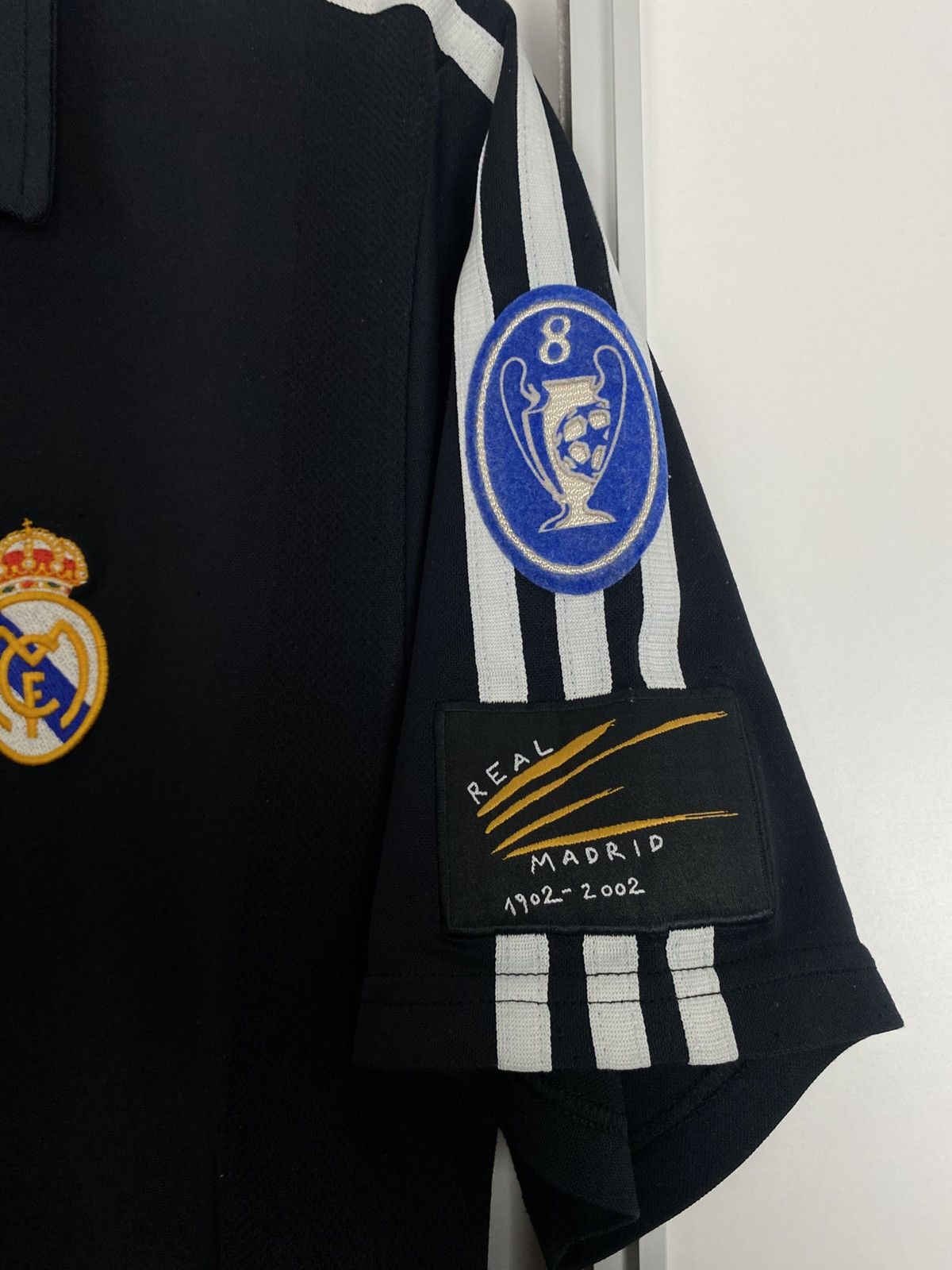 Adidas Real Madrid x Adidas 2001 2002 01/02 Away kit champions Size US M / EU 48-50 / 2 - 3 Thumbnail