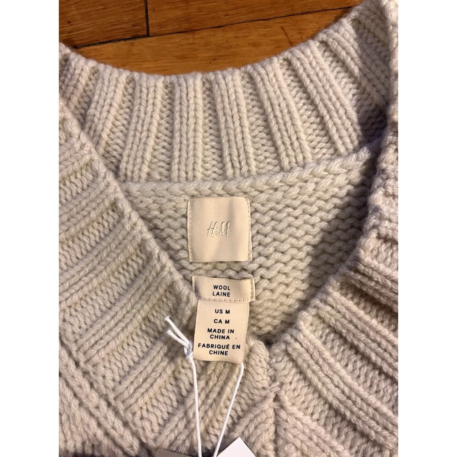 H&M H&M Sleeveless V-Neck Wool Sweater Women’s Medium Beige Size M / US 6-8 / IT 42-44 - 6 Thumbnail