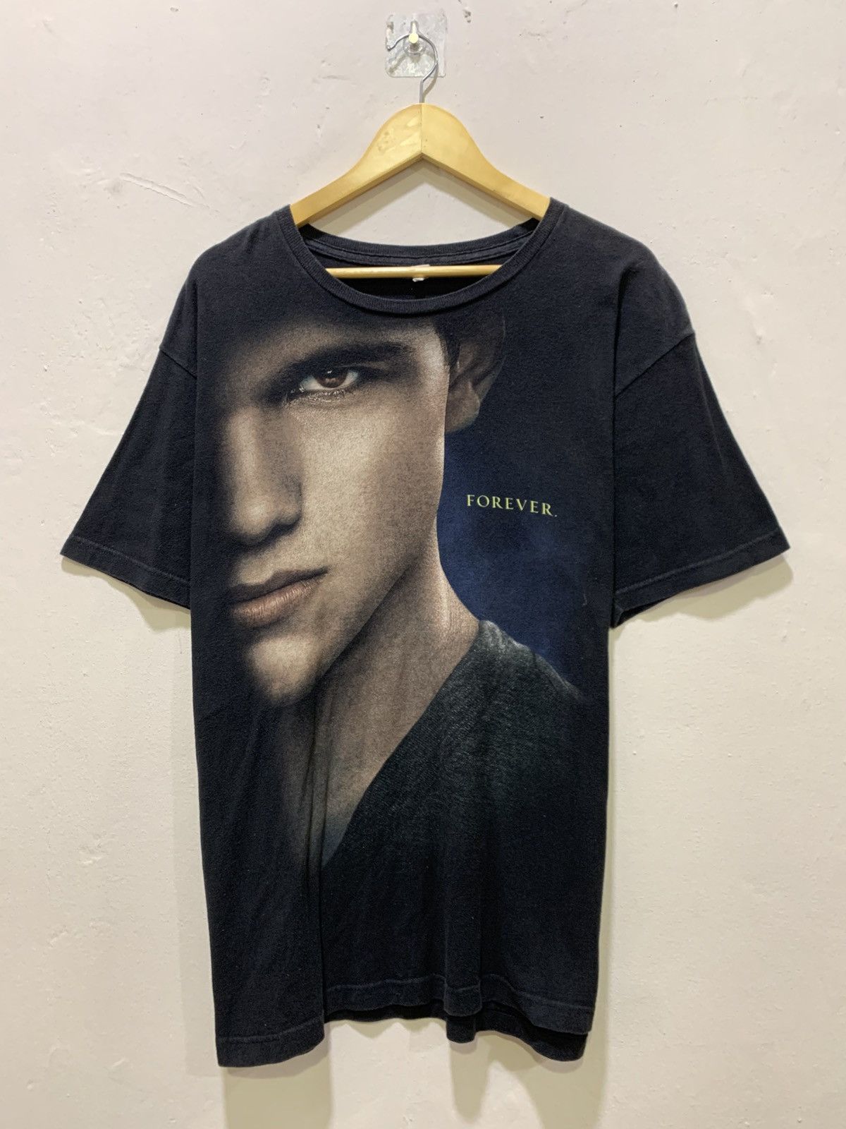 Vintage Vintage Twilight Jacob Black Movie Promo Y2K Tee Large Size US L / EU 52-54 / 3 - 1 Thumbnail