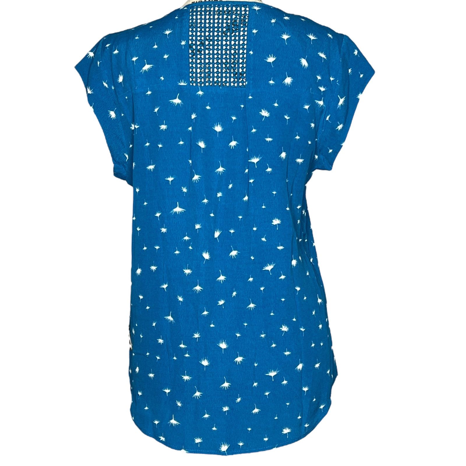 Other Estefany Lace Detail Split Neck Blouse - Stitch Fix Size XS / US 0-2 / IT 36-38 - 3 Thumbnail