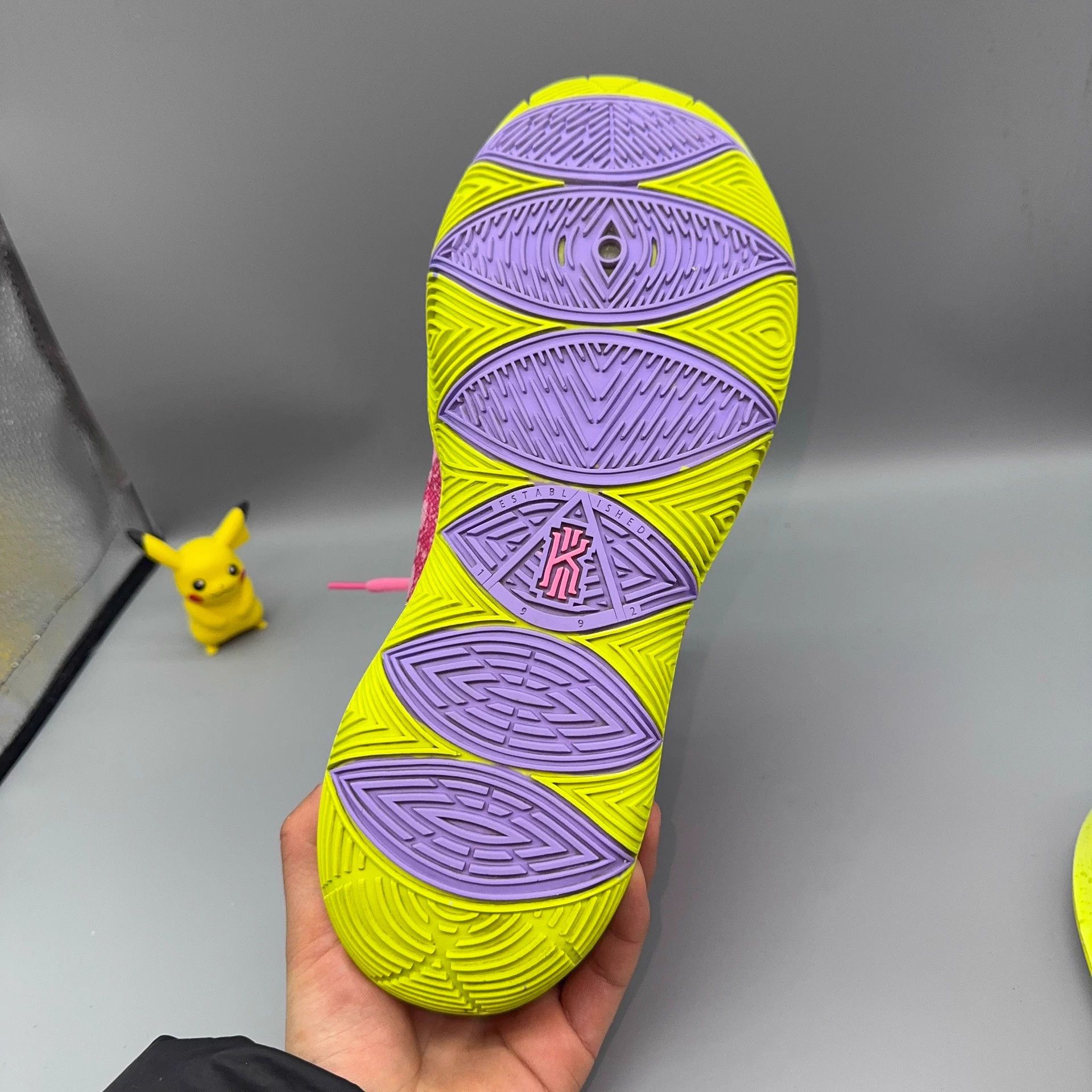 Nike Nike Kyrie 5 SpongeBob x Patrick Pink Like New Size US 11 / EU 44 - 8 Thumbnail