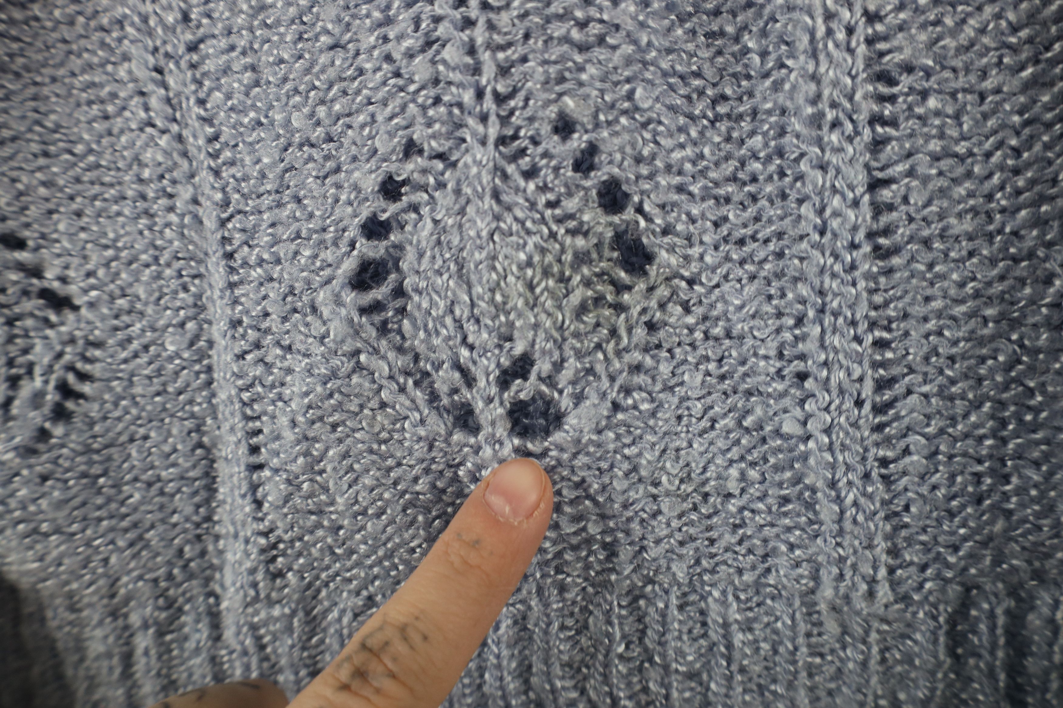 Vintage Vintage 90s Streetwear Distressed Knit V-Neck Sweater Blue Size L / US 10 / IT 46 - 5 Thumbnail
