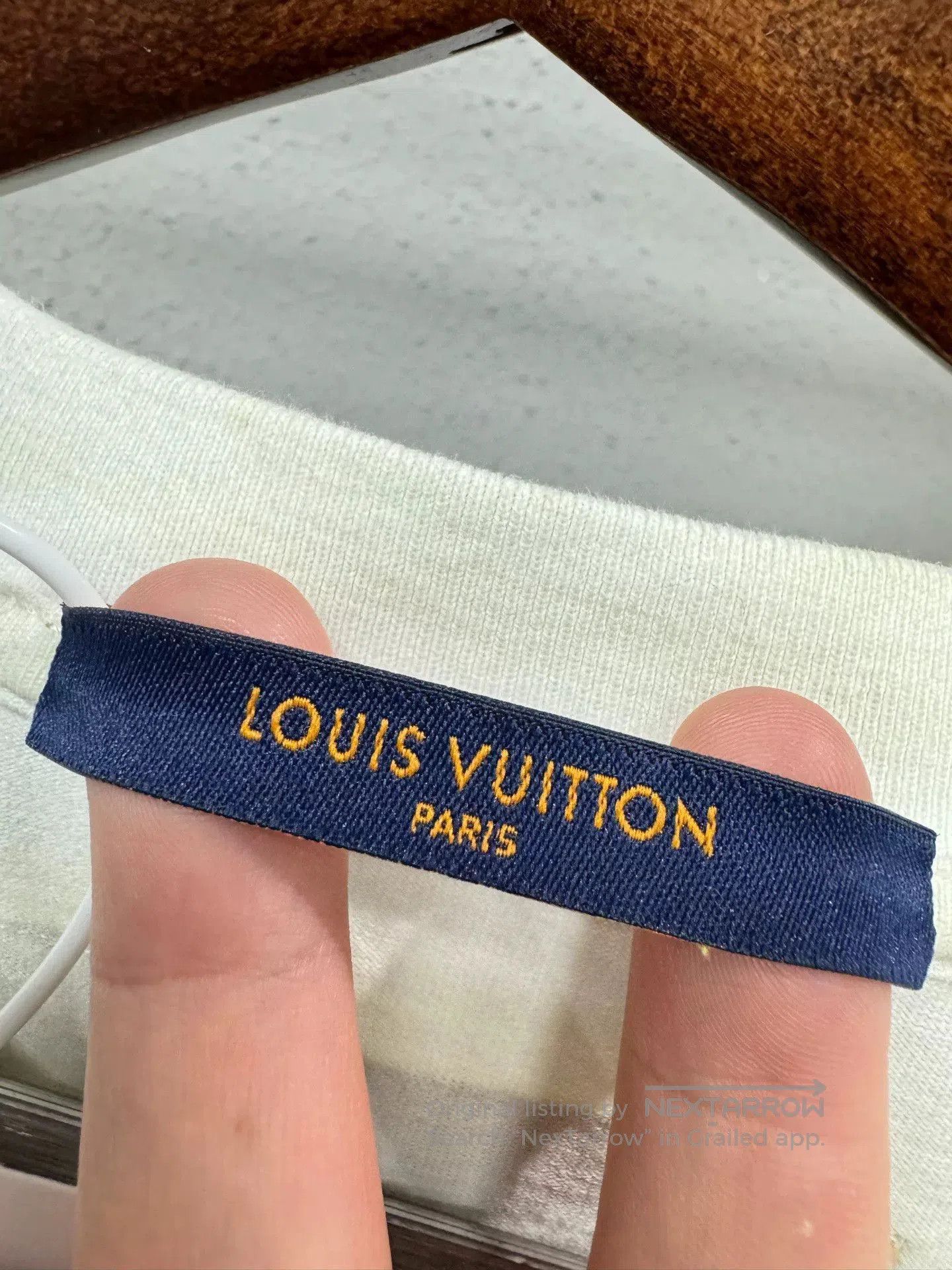 Louis Vuitton Louis Vuitton Short Sleeve Logo T-Shirt. Size US L / EU 52-54 / 3 - 3 Thumbnail