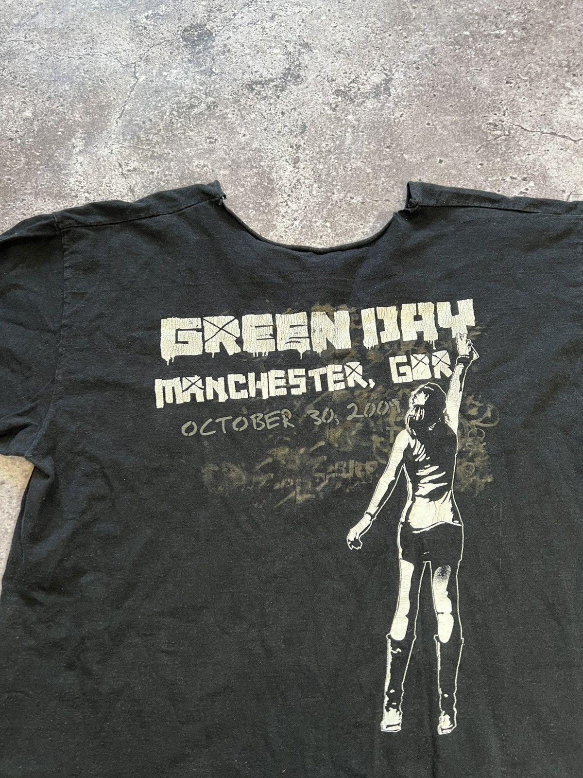 Band Tees × Vintage Vintage 2000s GREEN DAY TRASHED BAND TEE Size US M / EU 48-50 / 2 - 4 Thumbnail