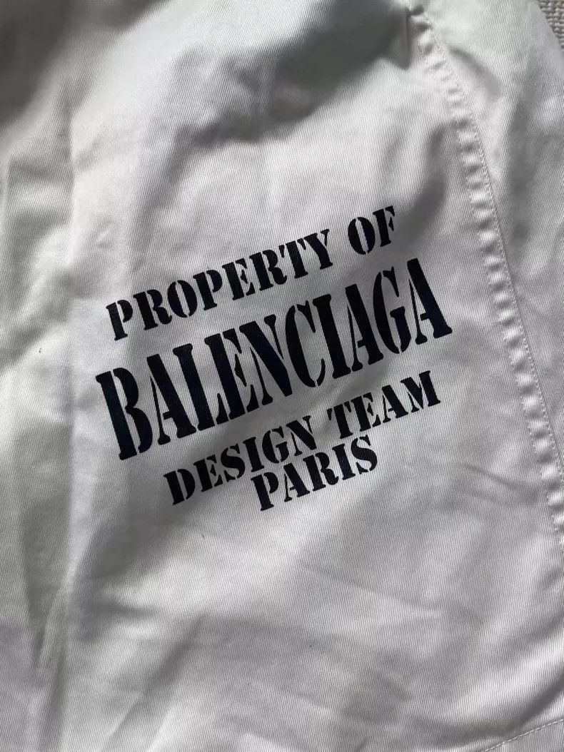 Balenciaga Balenciaga Letter Logo printed straight-leg casual shorts Size US 30 / EU 46 - 3 Thumbnail