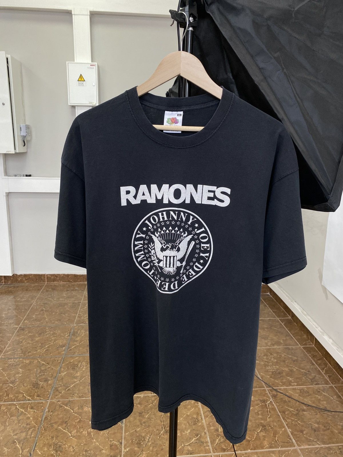 Band Tees × Vintage Vintage Ramones Rock band t-shirt Size US XL / EU 56 / 4 - 1 Thumbnail