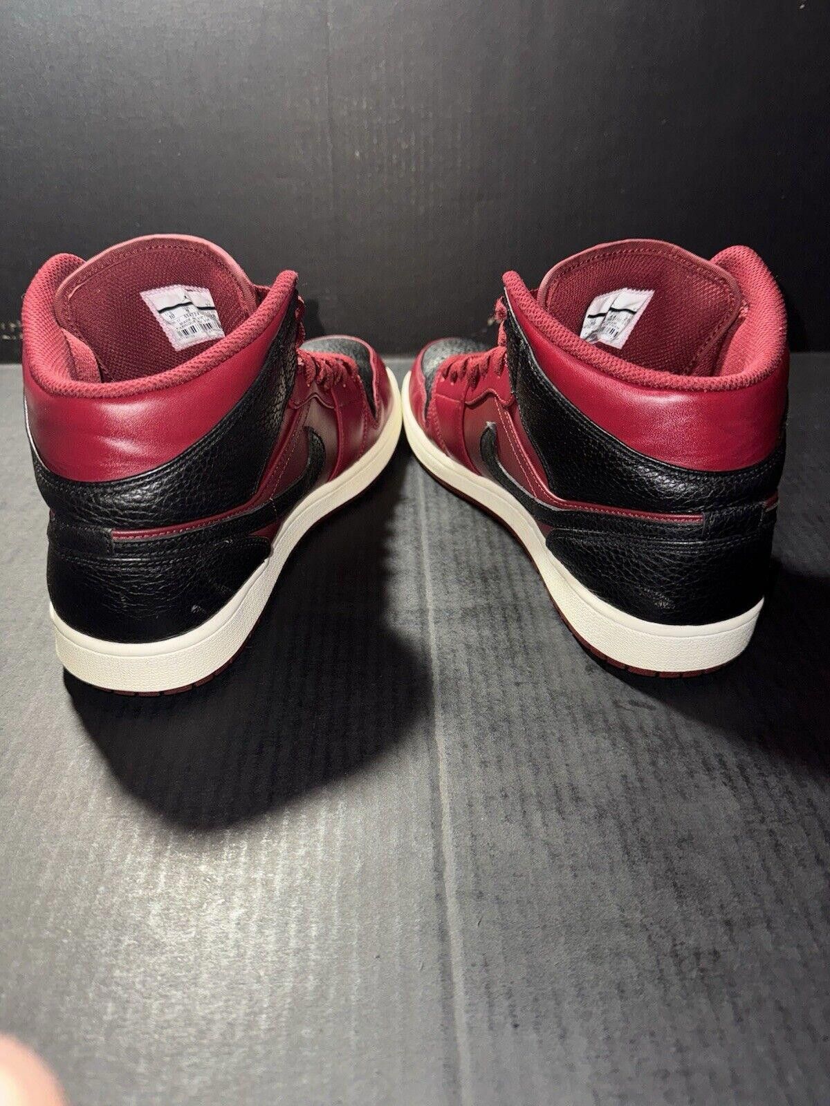 Jordan Brand Nike Air Jordan 1 Retro Mid Team Red Black 554724-601 Sz 10 Size US 10 / EU 43 - 6 Thumbnail
