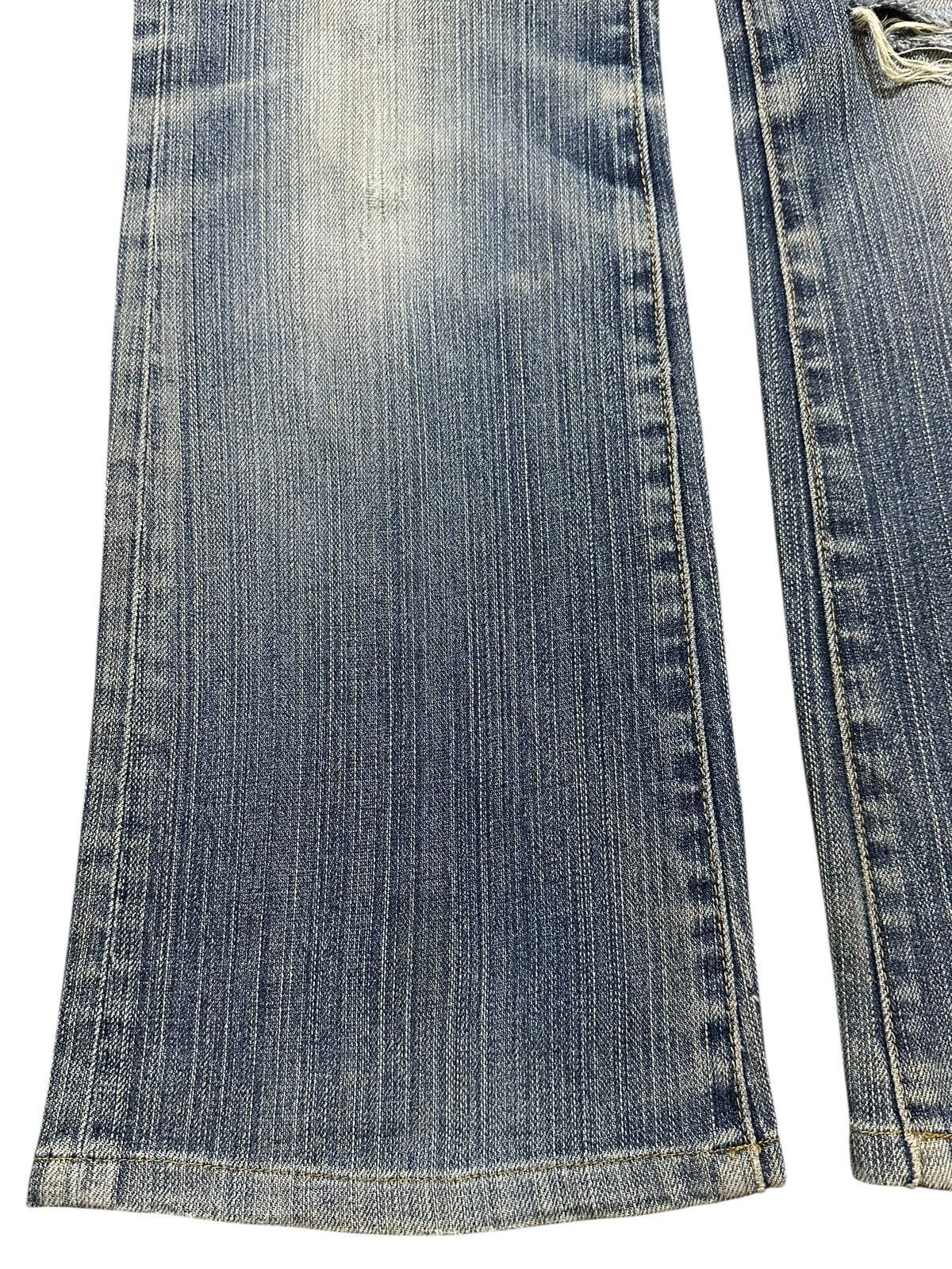 Uniqlo Vintage Japanese Uniqlo Faded Wash Distress Wide Leg Jeans Size US 30 / EU 46 - 7 Thumbnail