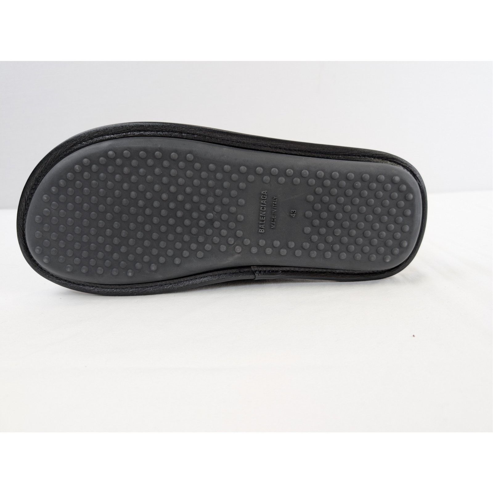 Balenciaga o1rshd1 Logo Grained Leather / Control Home Mule Flat Black Size US 10 / EU 43 - 13 Thumbnail
