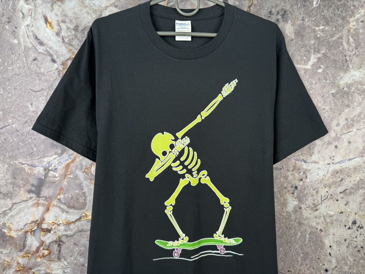 Port & Company Dabbing Skeleton Skateboard Graphic T Shirt Mens Retro Tee Size US S / EU 44-46 / 1 - 3 Thumbnail