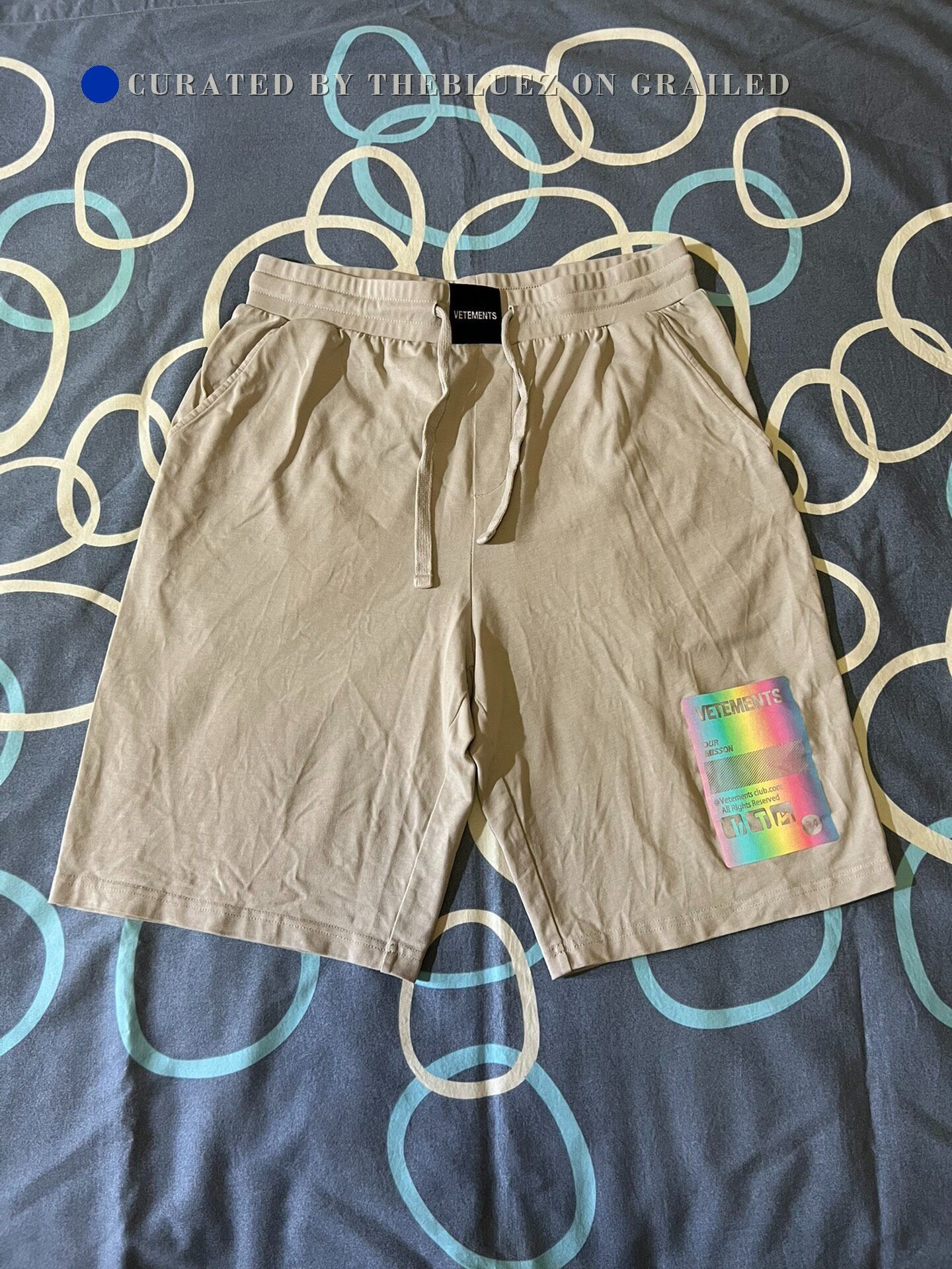 Vetements Vetements Laser Slogan Shorts Size US 30 / EU 46 - 1 Thumbnail
