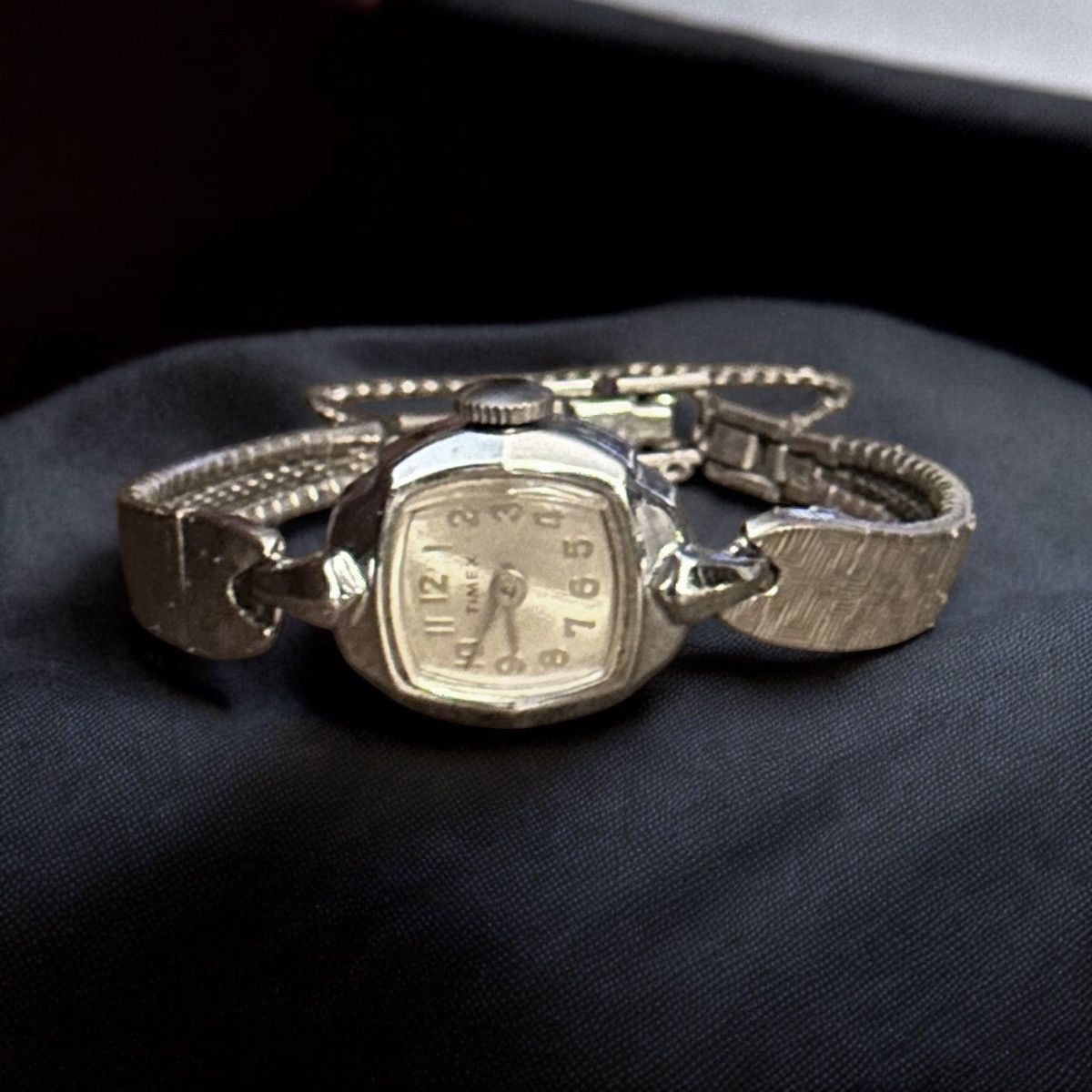 Timex Vintage Timex silver wind up watch Size ONE SIZE - 1 Thumbnail