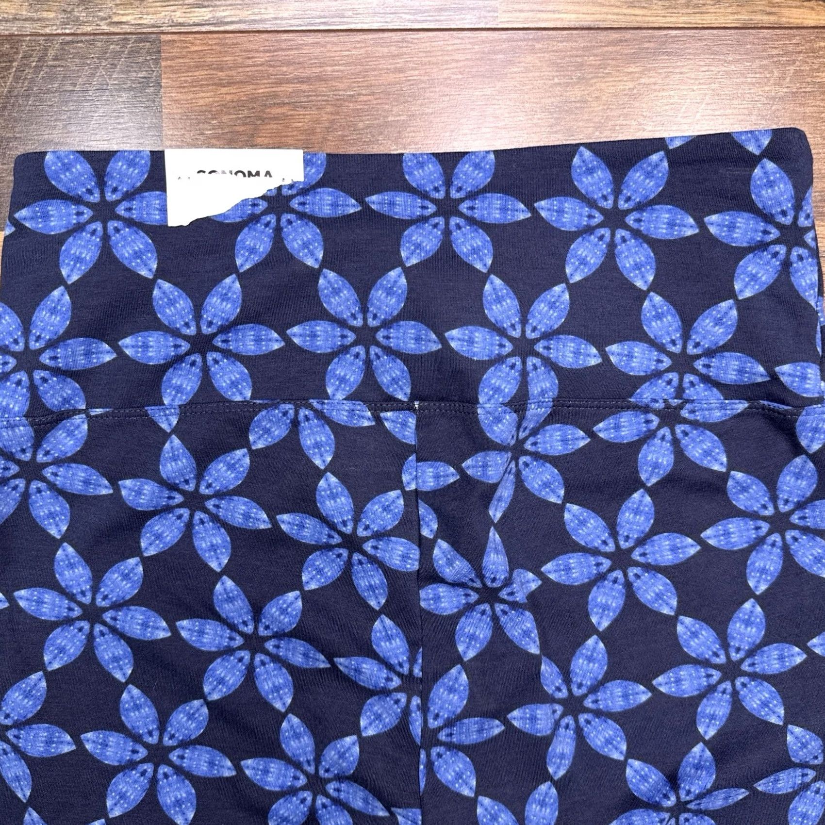 Vintage Sonoma Shorts Womens Small Blue Floral Pull On Knit Cotton Blend Logo Inseam 7.5in Slim Casual Summer Spring Fall Size 28" / US 6 / IT 42 - 6 Thumbnail