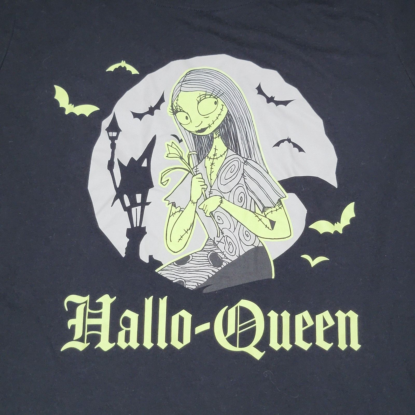 Disney Disney NBC Glow-in-the-Dark Black Tee "Hallo-Queen" - Large Size L / US 10 / IT 46 - 2 Thumbnail