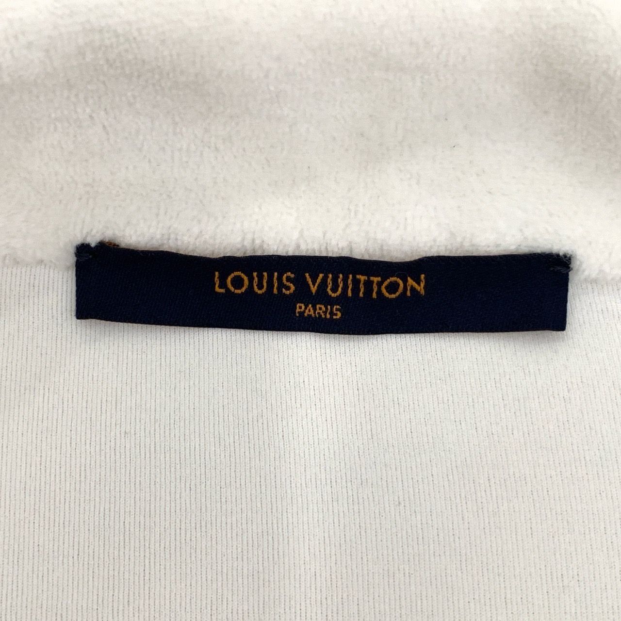 Louis Vuitton Louis Vuitton Embossed Logo Monogram Pocket Half-Zip Flocked Size US M / EU 48-50 / 2 - 2 Thumbnail