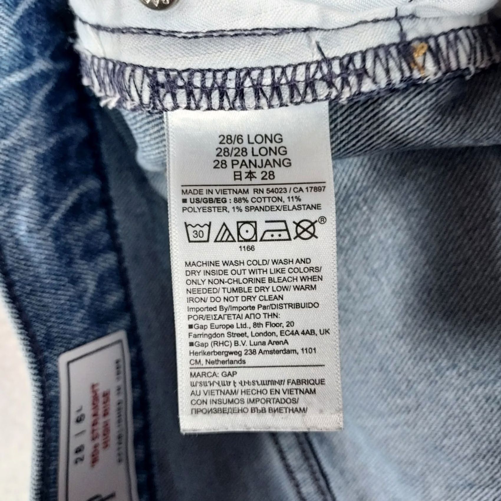 Gap VINTAGE GAP 90s Straight High Rise Jeans Women’s 28L Light Blue Denim 5-Pocket Jeans Womens Size 28" / US 6 / IT 42 - 7 Thumbnail