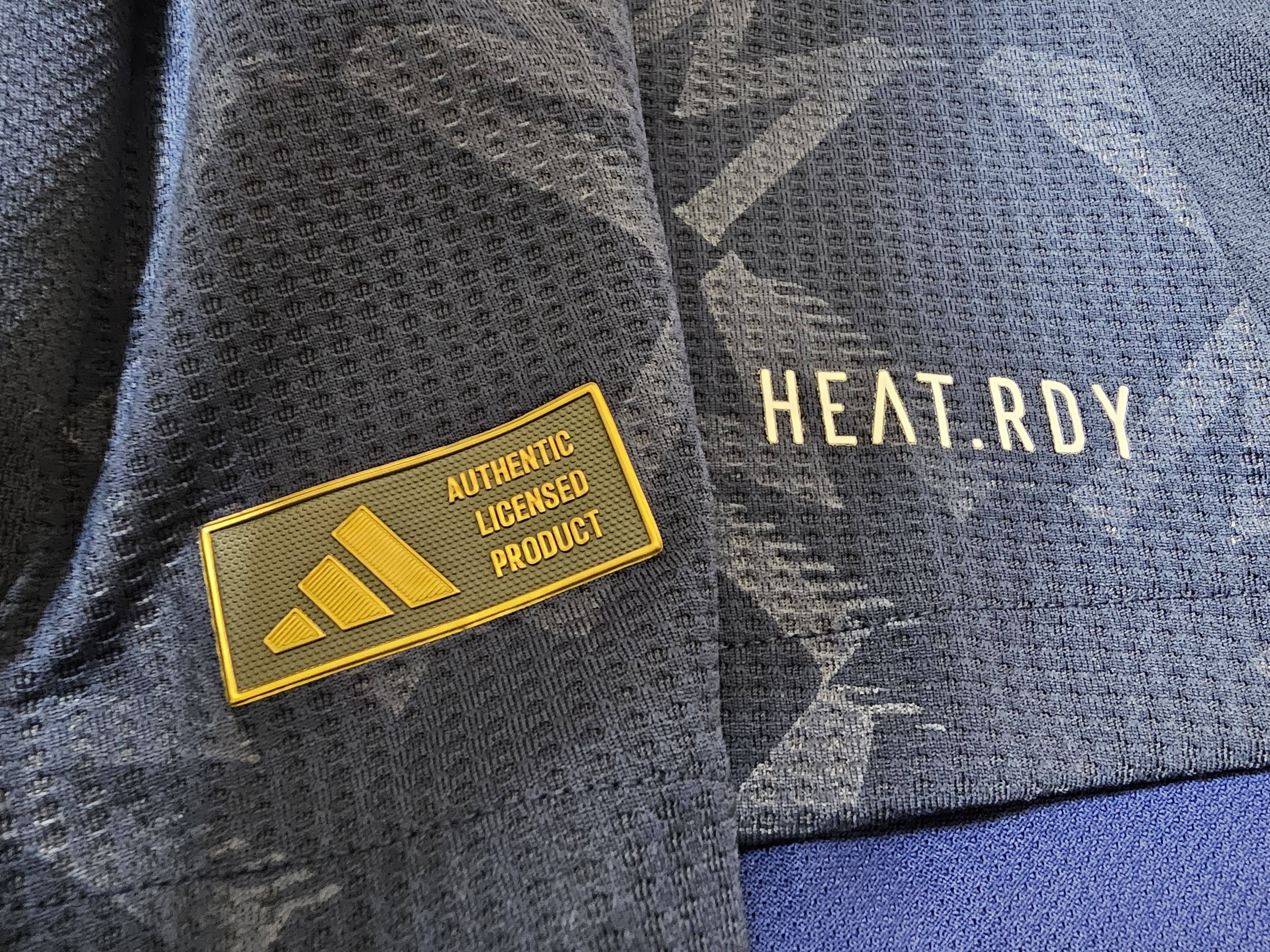 Adidas MANCHESTER UNITED 2025 AWAY HOJLUND PLAYER ISSUE FOOTBALL Size US M / EU 48-50 / 2 - 7 Thumbnail