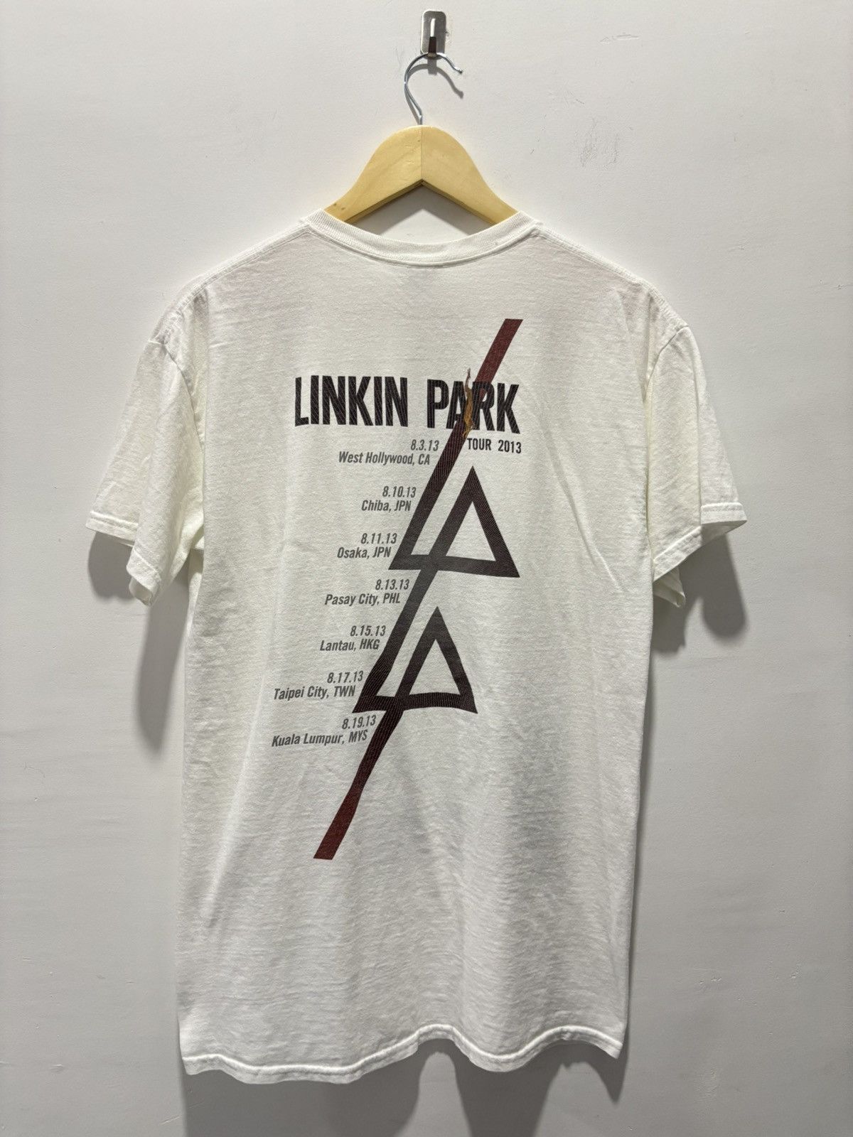 Band Tees Linkin Park Tour 2013 Tshirt Size US M / EU 48-50 / 2 - 2 Thumbnail