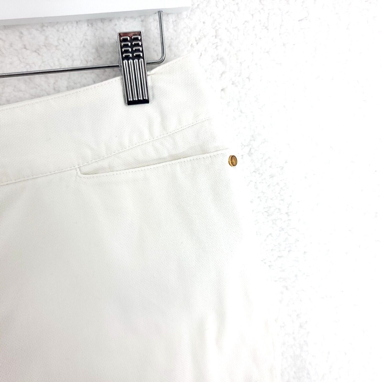 White House Black Market White House Black Market White Denim Mid Rise Size 4 Jean Sh Size 27" / US 4 / IT 40 - 3 Thumbnail