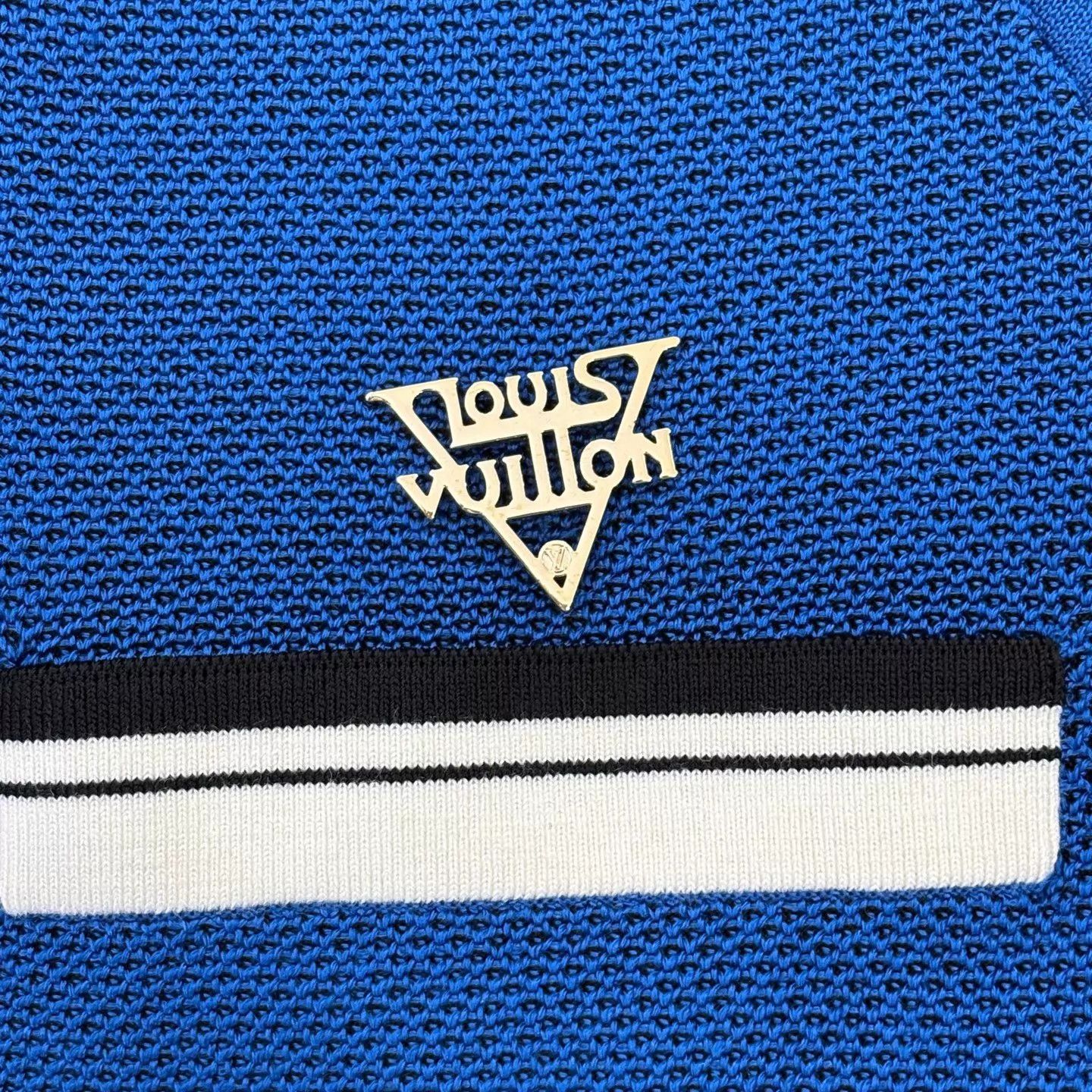 Louis Vuitton LV Metal Logo Shoulder Pad Half-Zip Short Sleeve S Size S / US 4 / IT 40 - 5 Thumbnail