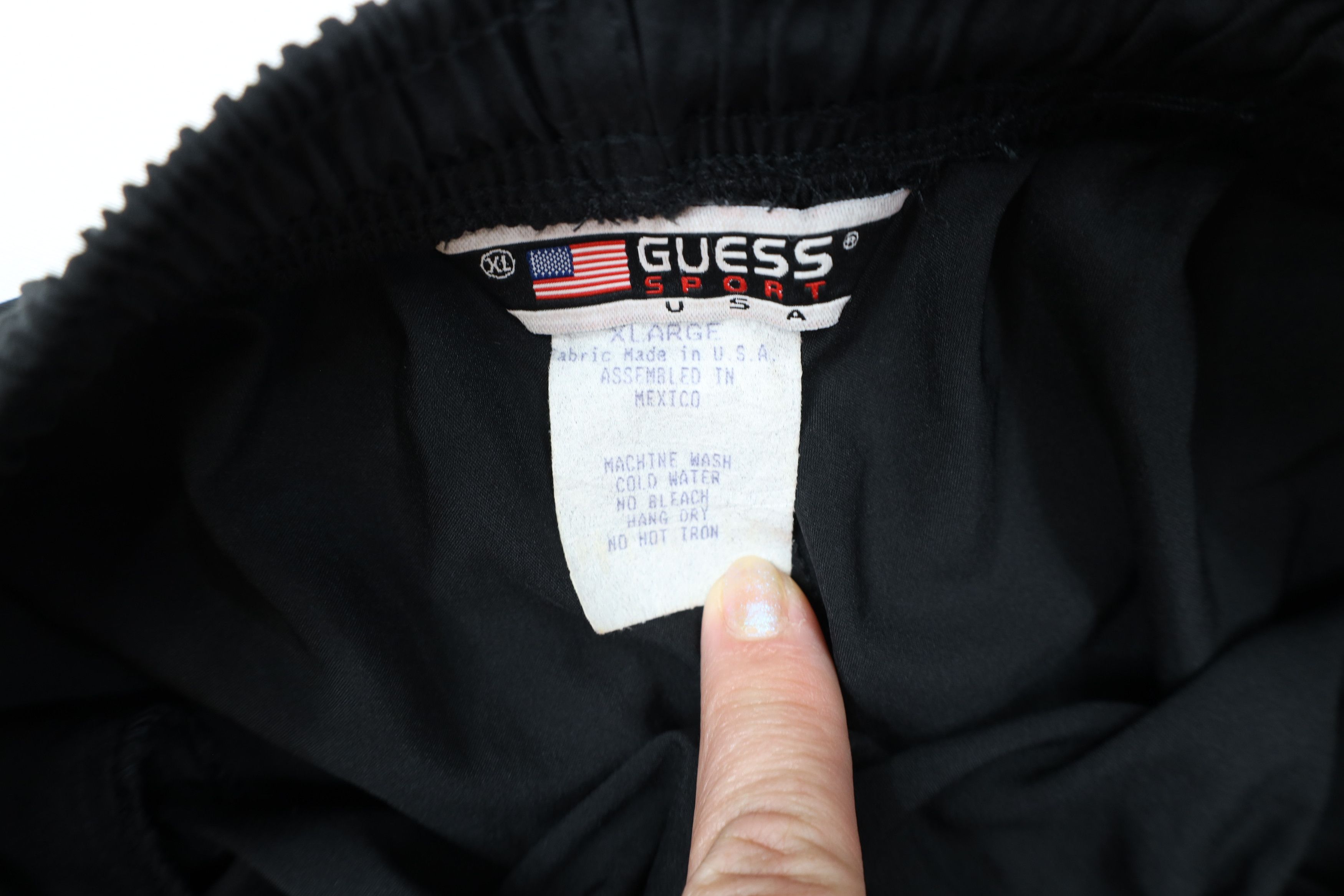 Guess Vintage 90s Guess Sport Jogging Soccer Shorts Black USA Size 24" / US 00 / IT 34 - 7 Thumbnail