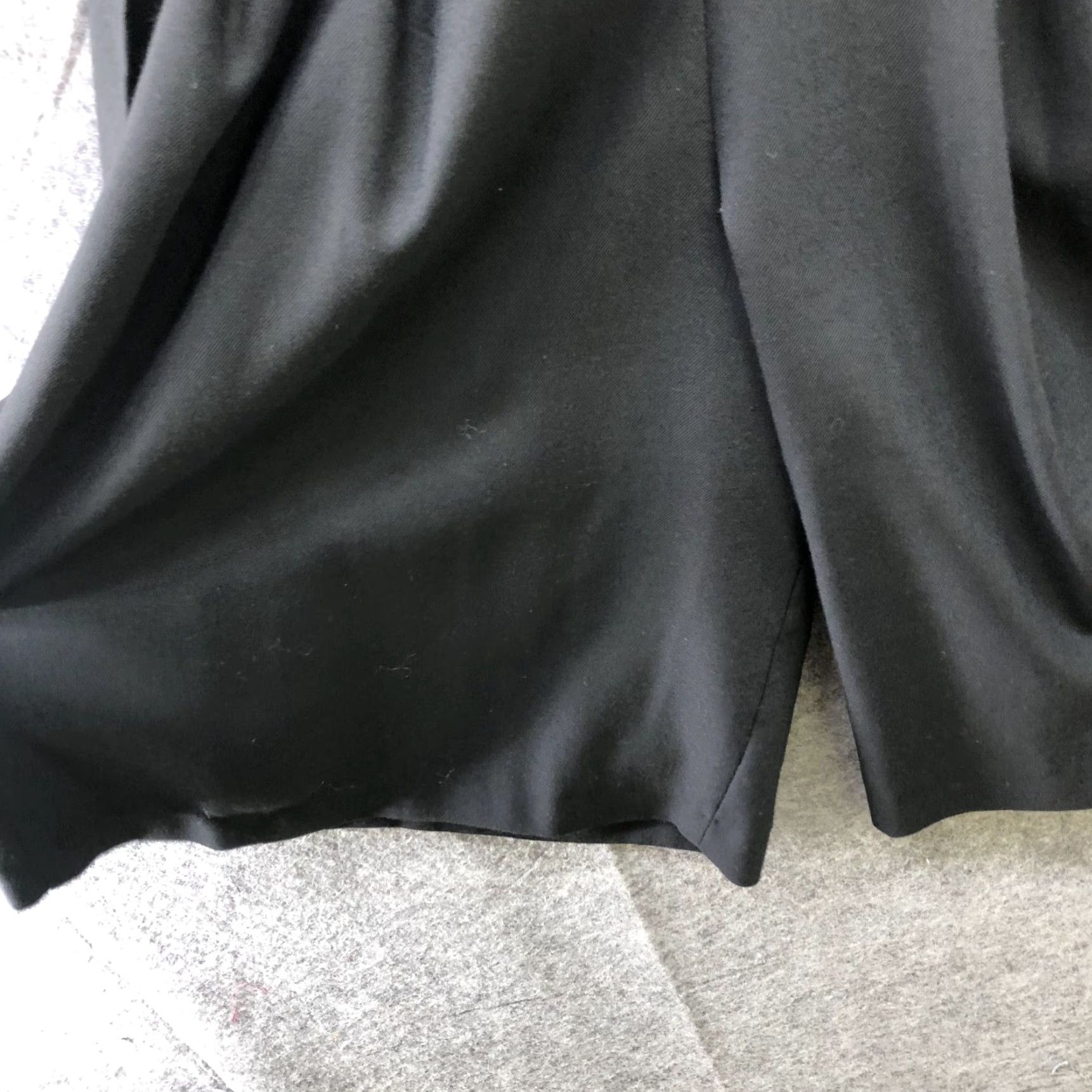 French Connection French Connection Romper Dress Black Short Sleeve V-Neck Pleated Puff Sleeve Wide-Leg 8 Women Size 30" / US 8 / IT 44 - 5 Thumbnail