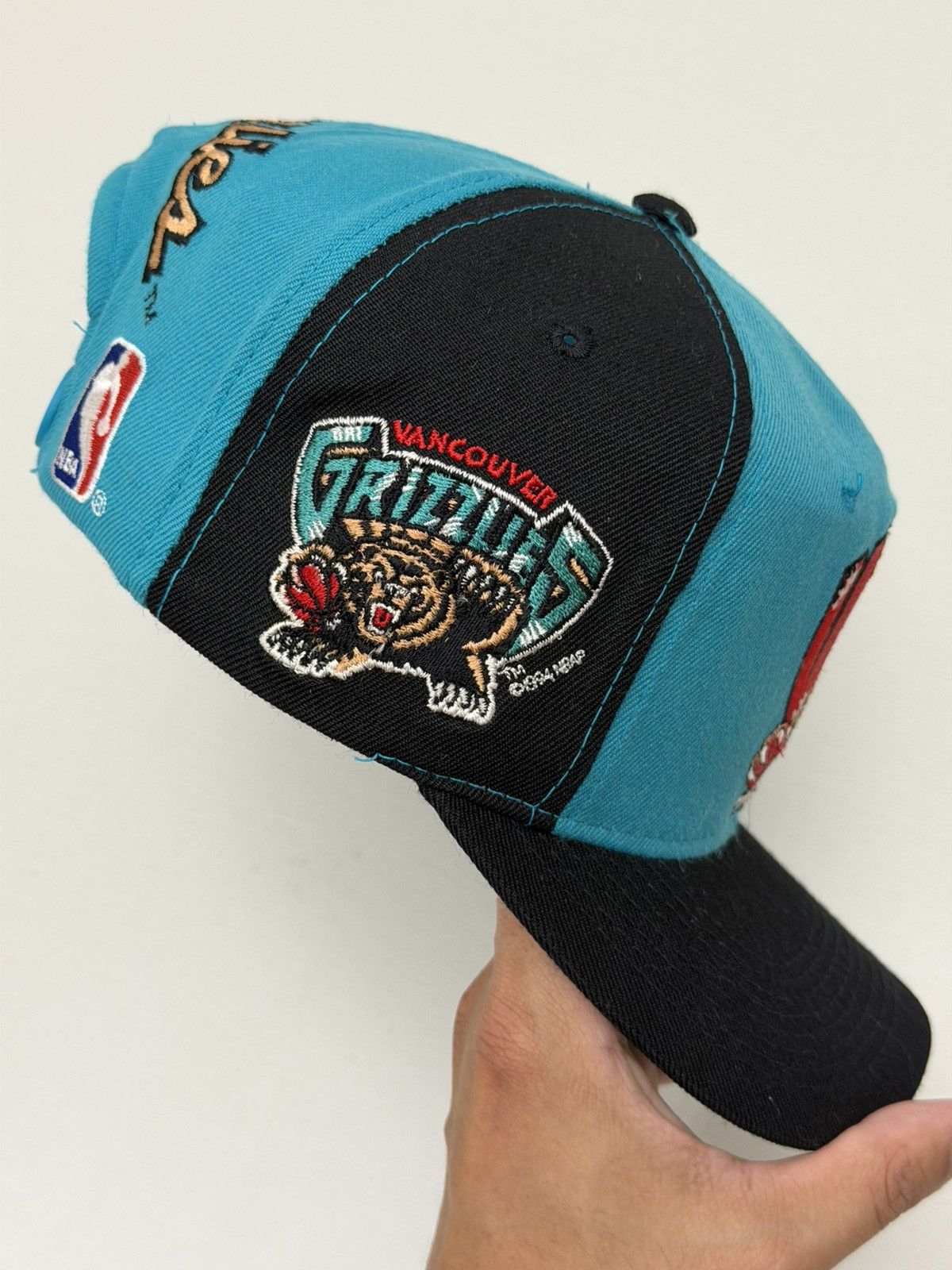 Sports Specialties Vintage 90s Vancouver Grizzlies Snapback Sports Specialties Size ONE SIZE - 4 Thumbnail